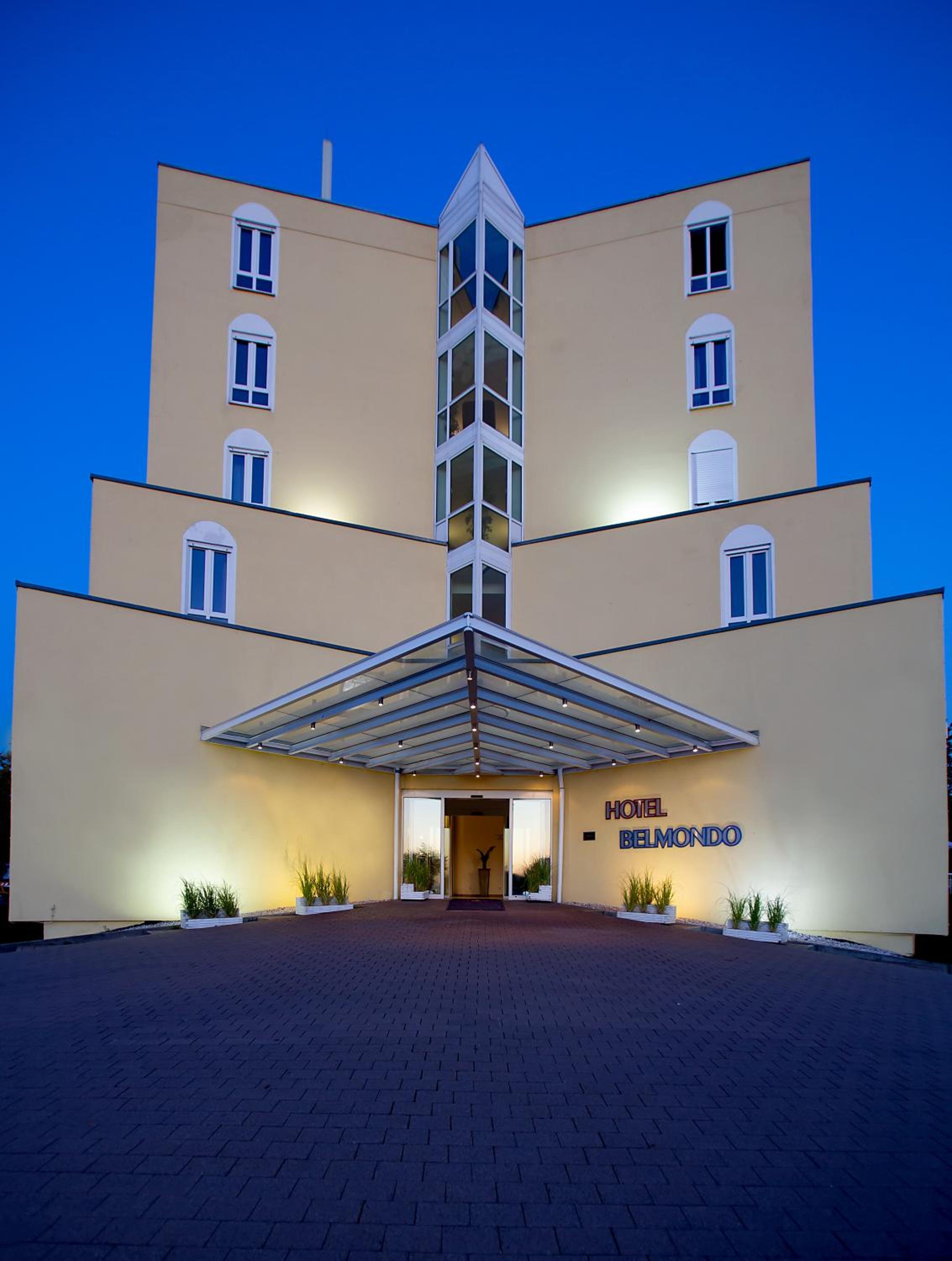 Suite - Photo 3