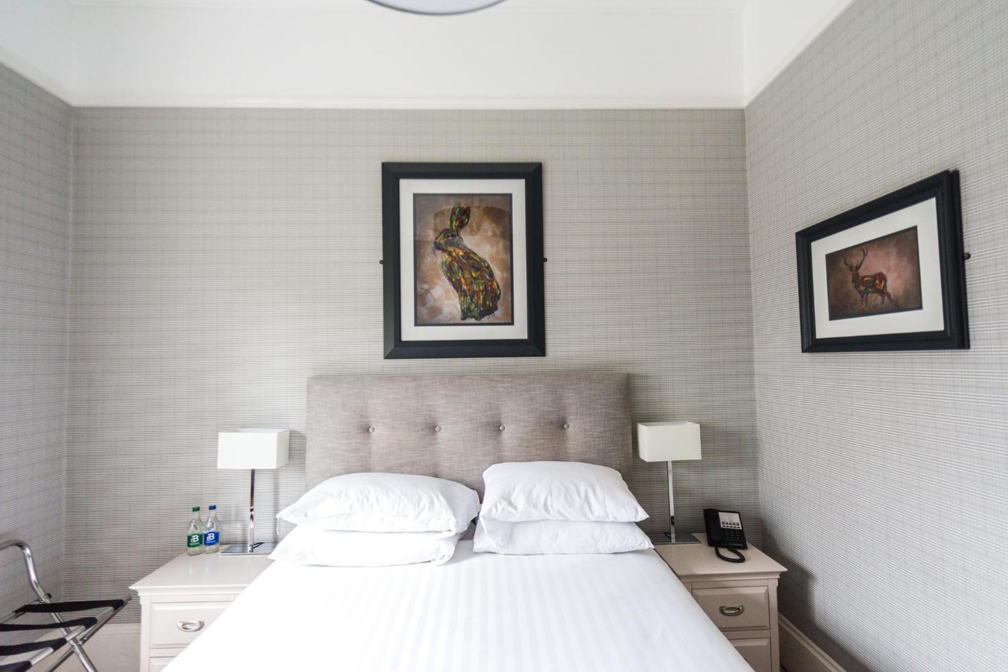 Double or Twin Room with Shower - Photo 2