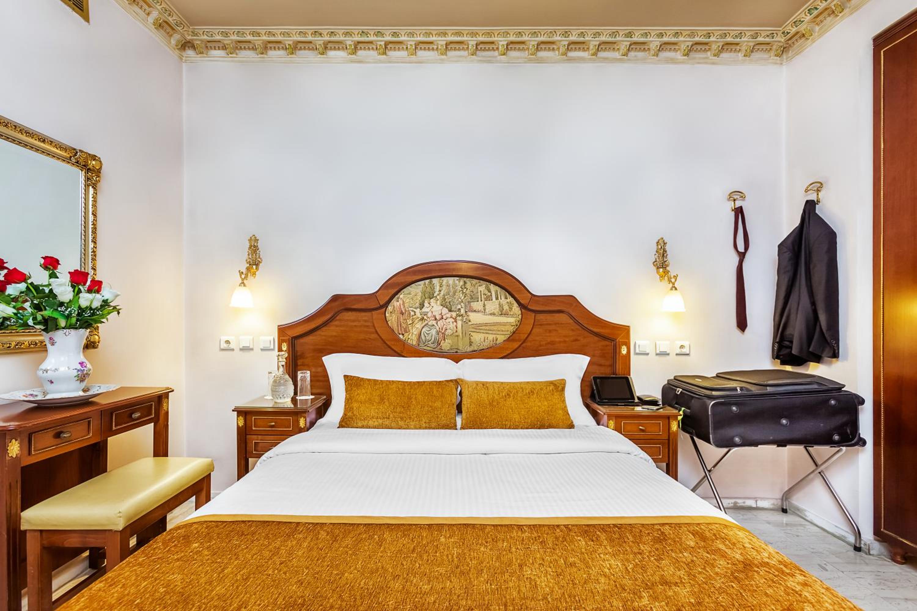 Standard (King Bed) City View photo 2