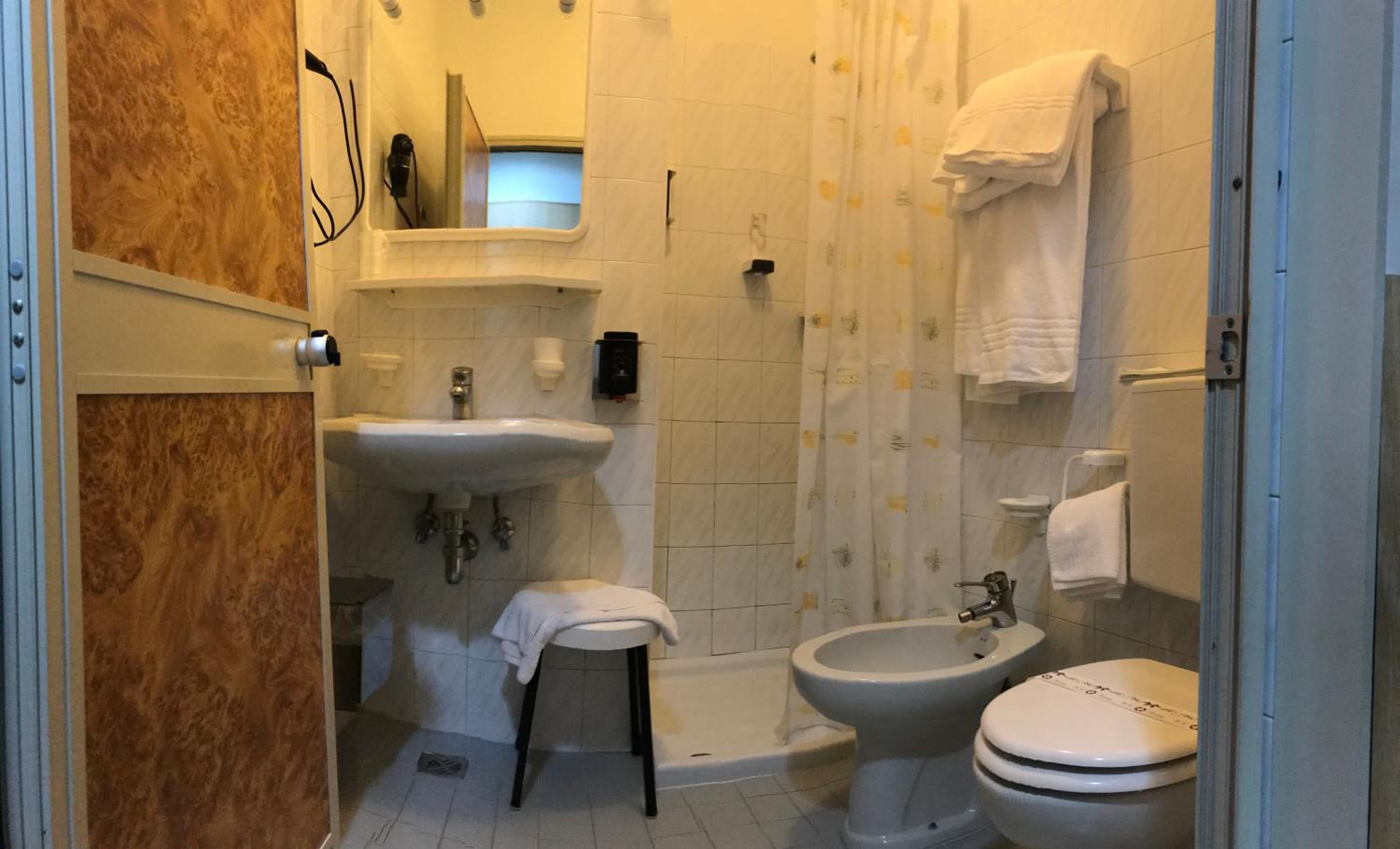 Quadruple Room - Photo 4