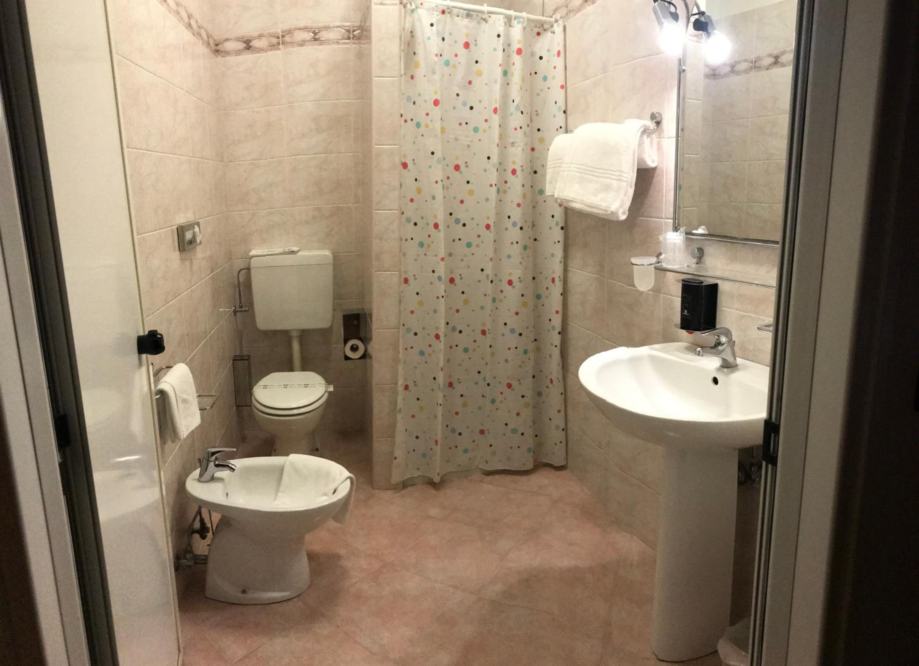 Triple Room - Photo 2