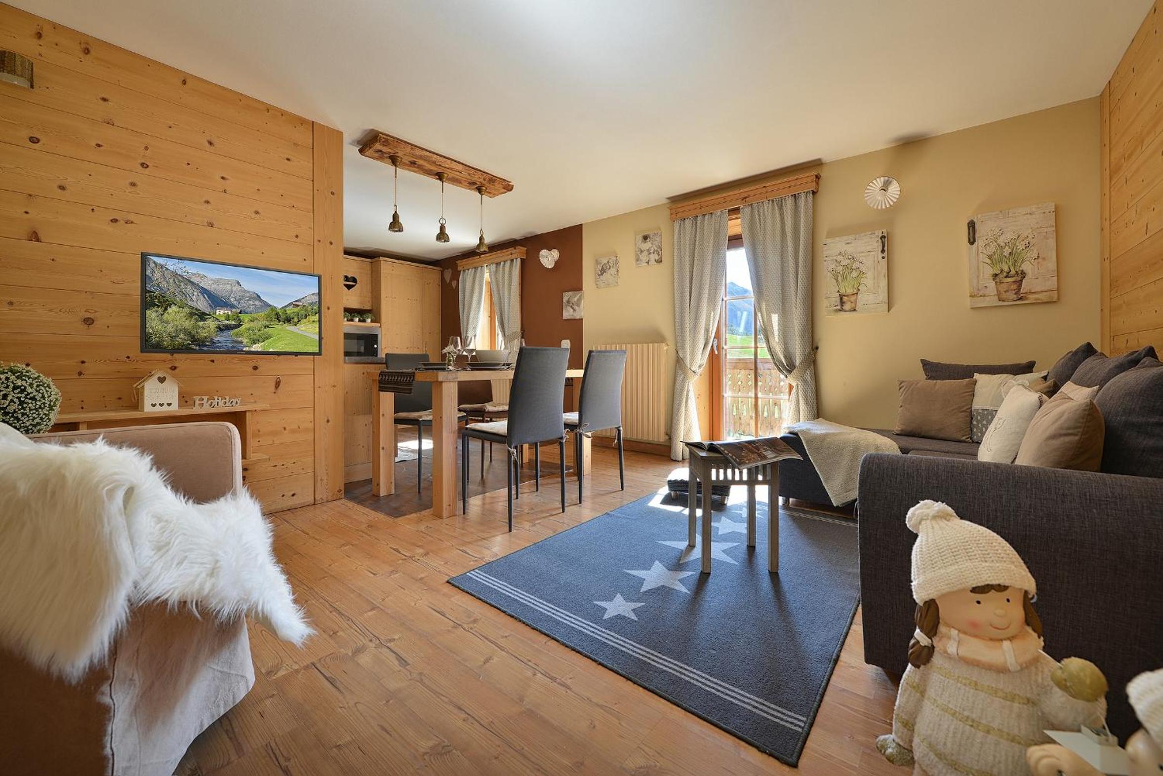 Deluxe Apartment