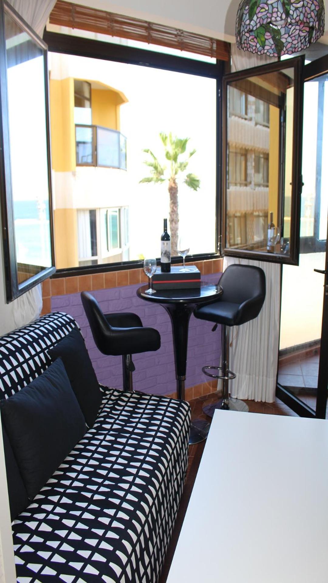 One-Bedroom Apartment - Photo 3
