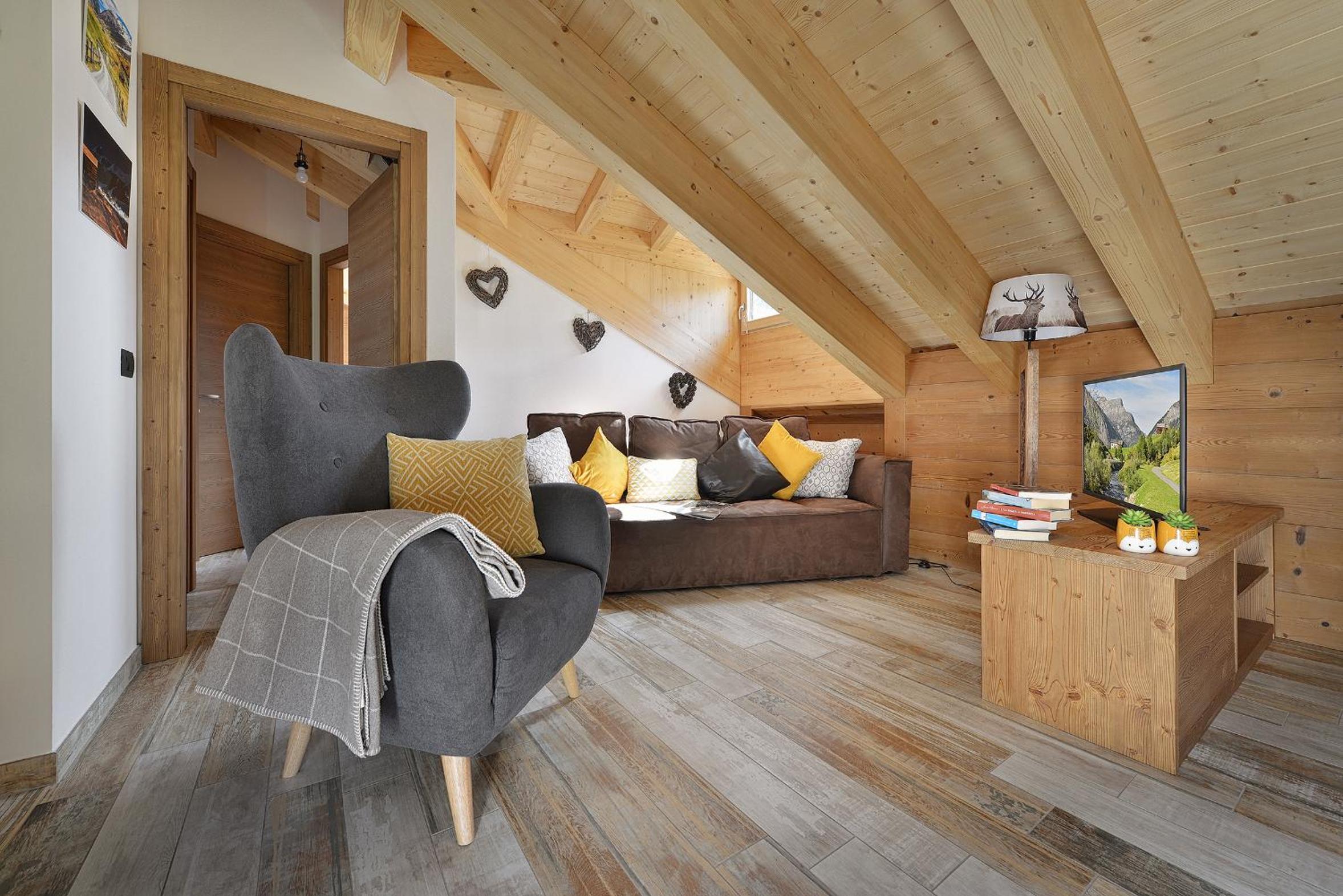 Deluxe Apartment