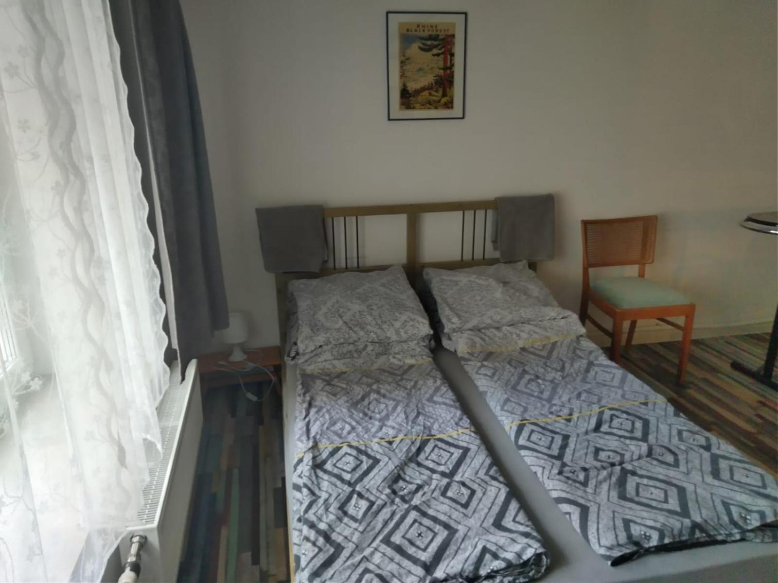 Double Studio with Private Bathroom and Kitchen - Photo 2