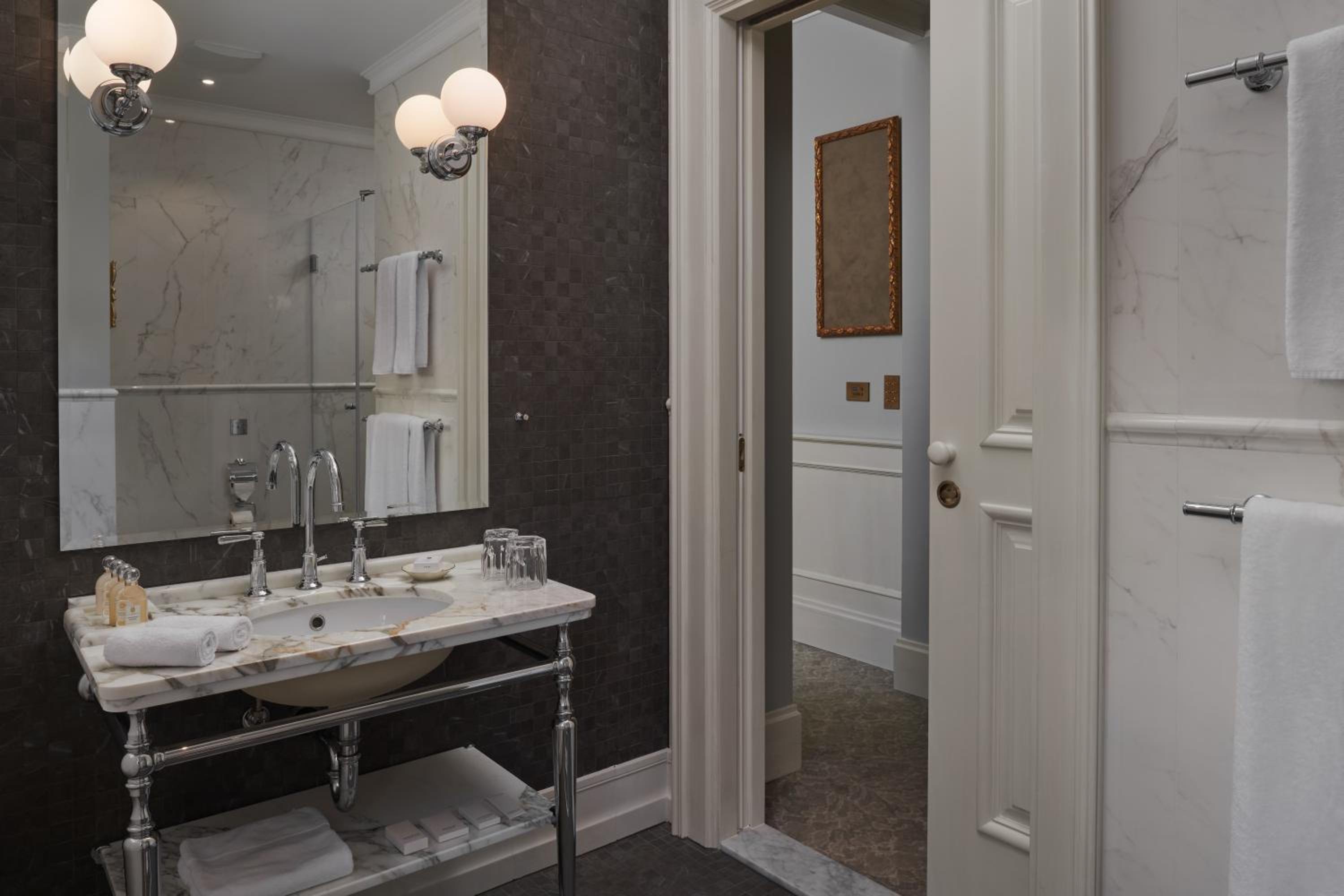 Premium Room - Photo 2