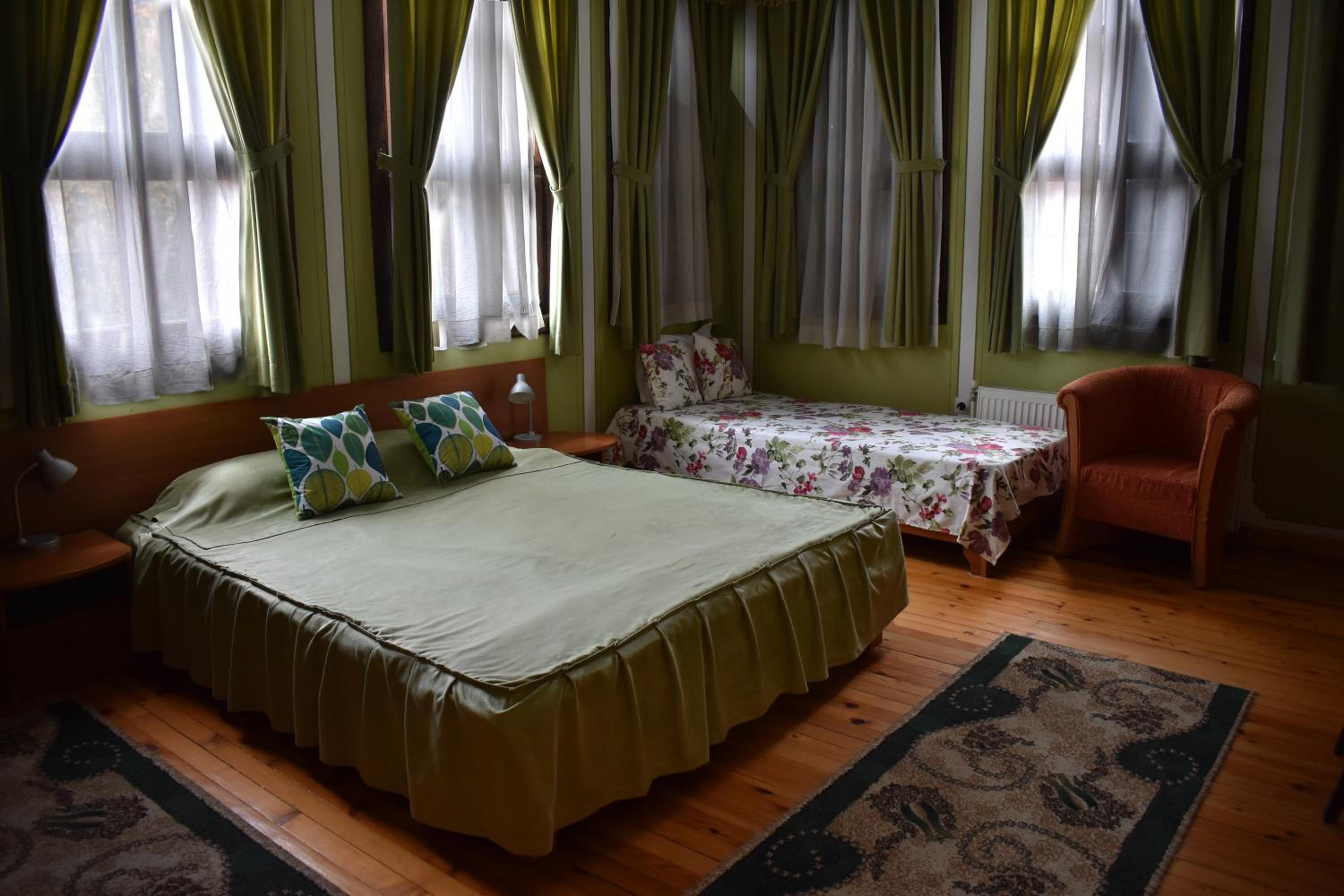 Standard Triple Room photo 2