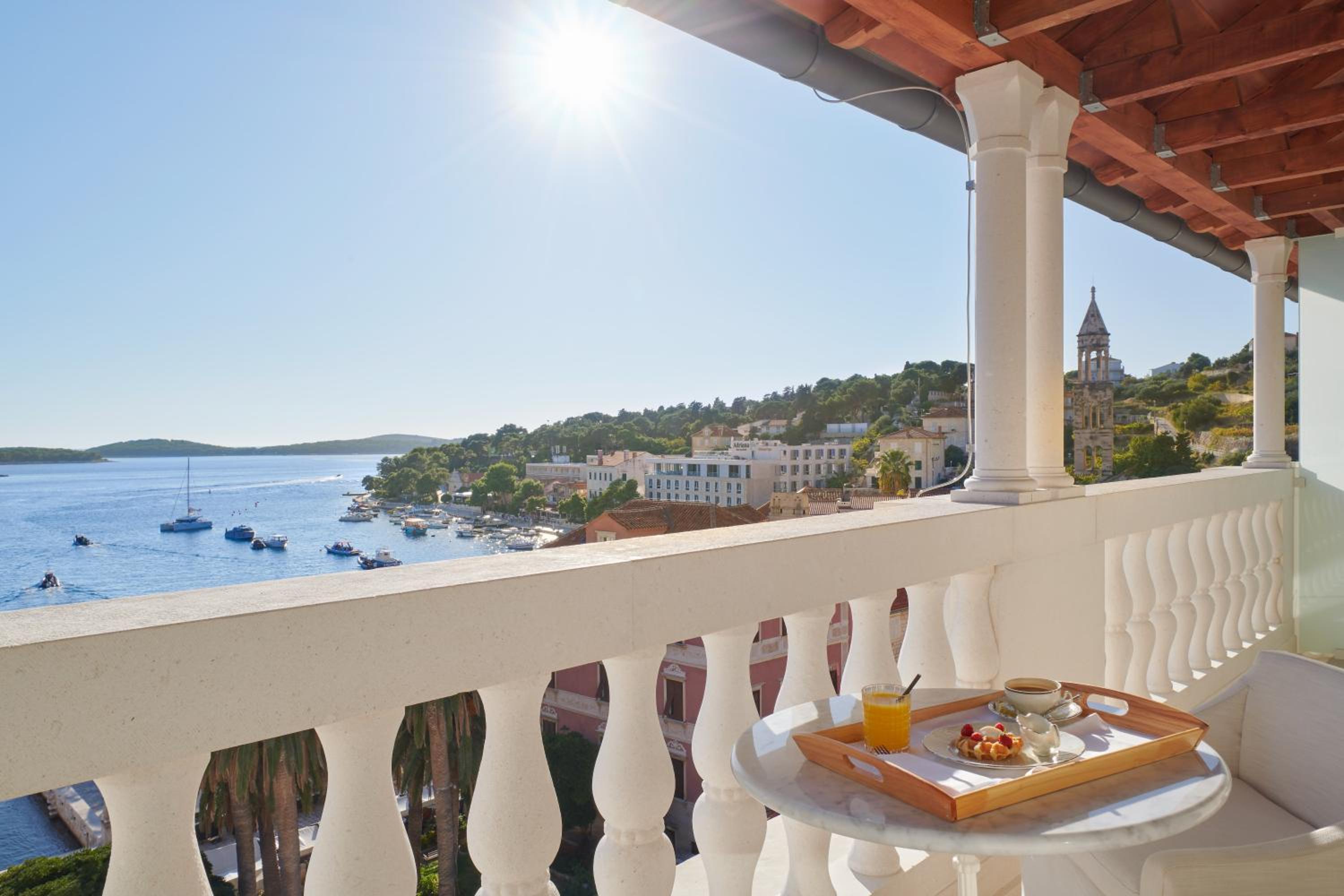 Penthouse Suite with Balcony and Sea View - Photo 4