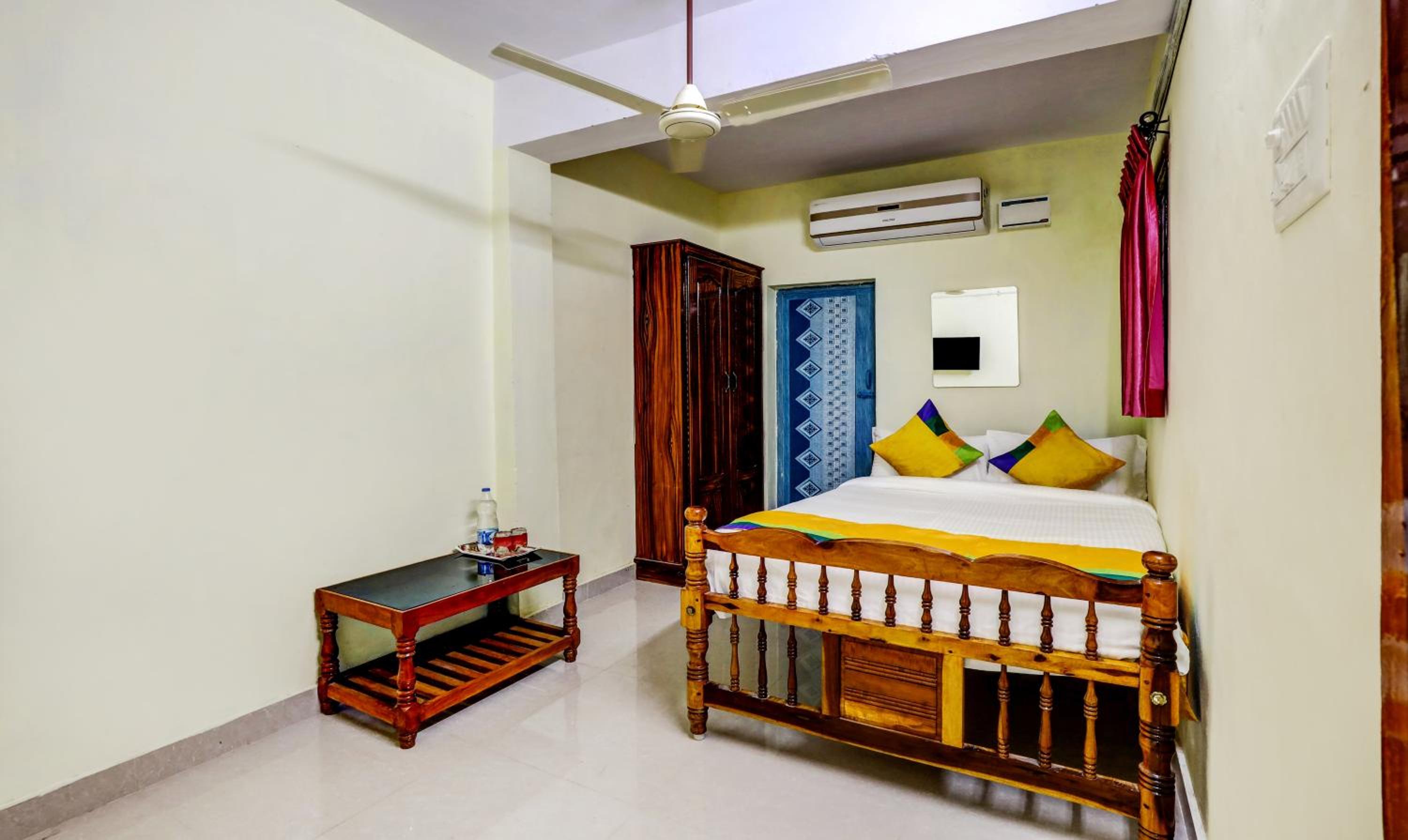 Economy Double Room photo 2