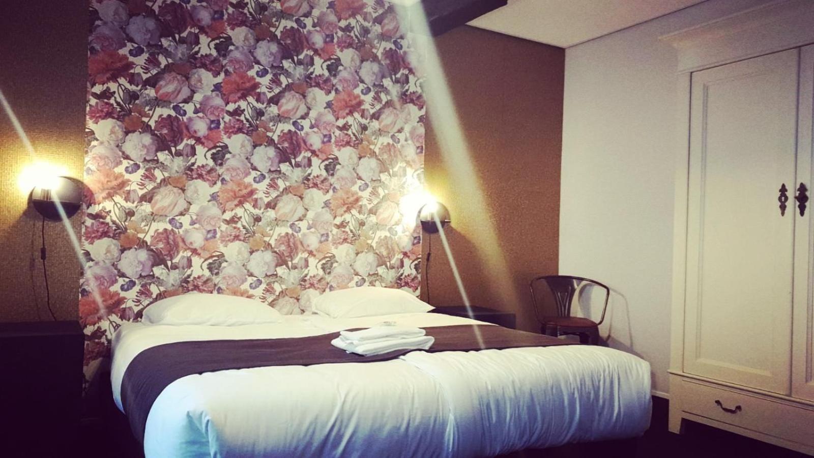 Deluxe Double Room - Photo 23