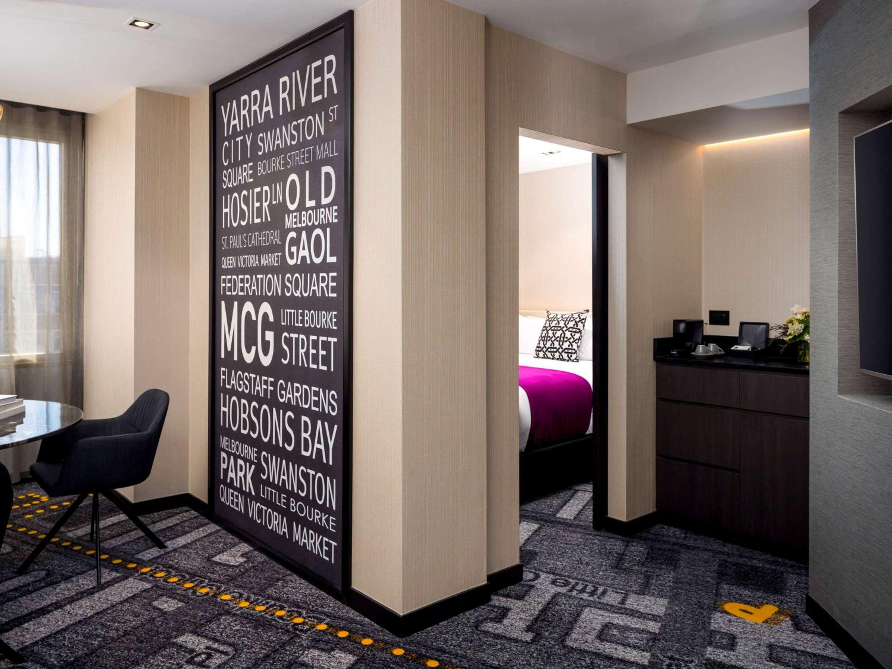 Premium Executive King Room - Photo 7