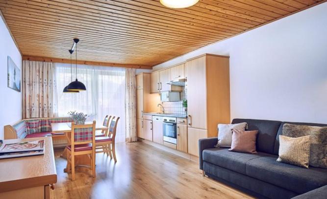 Three-Bedroom Apartment photo 2