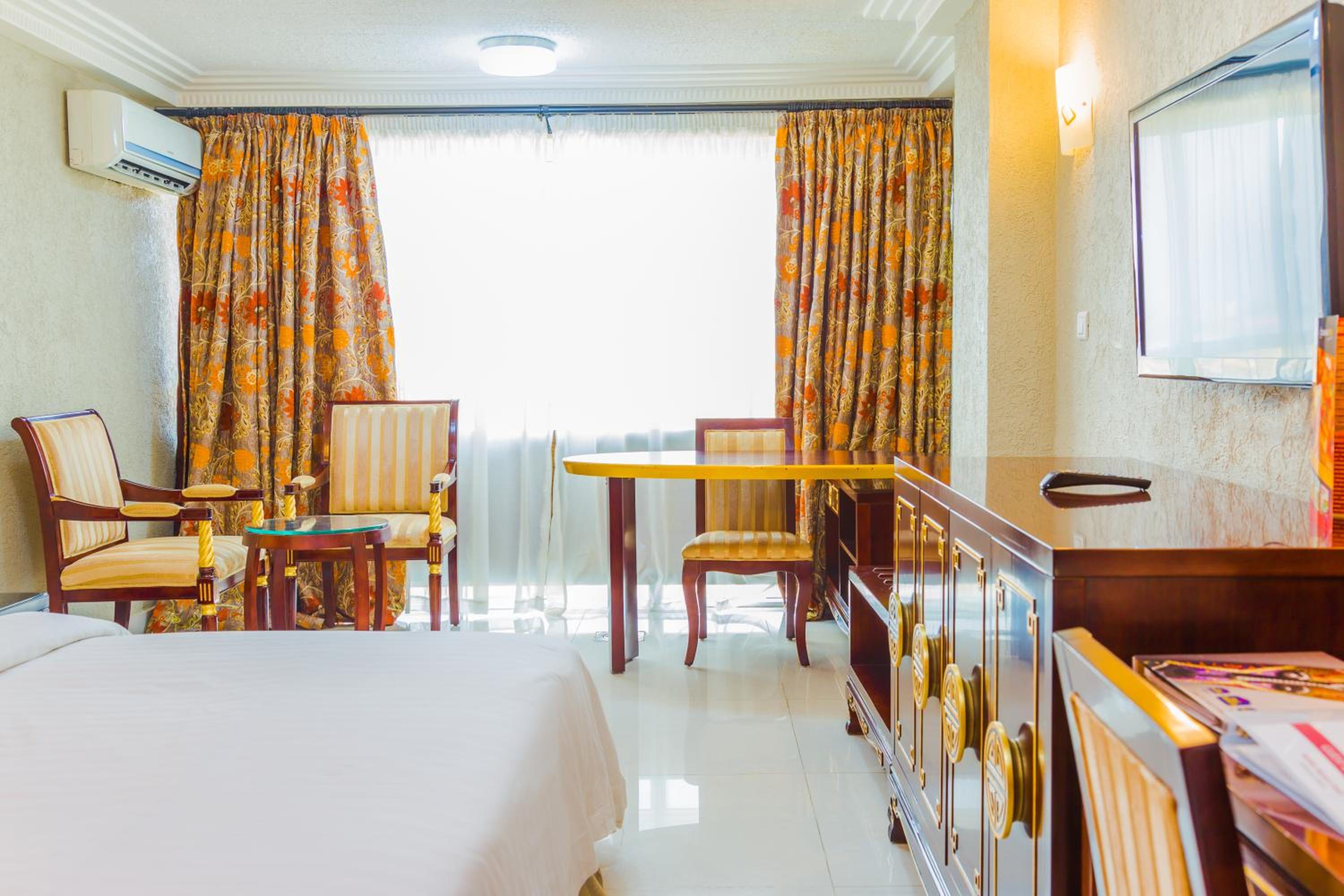 Standard King Room photo 1