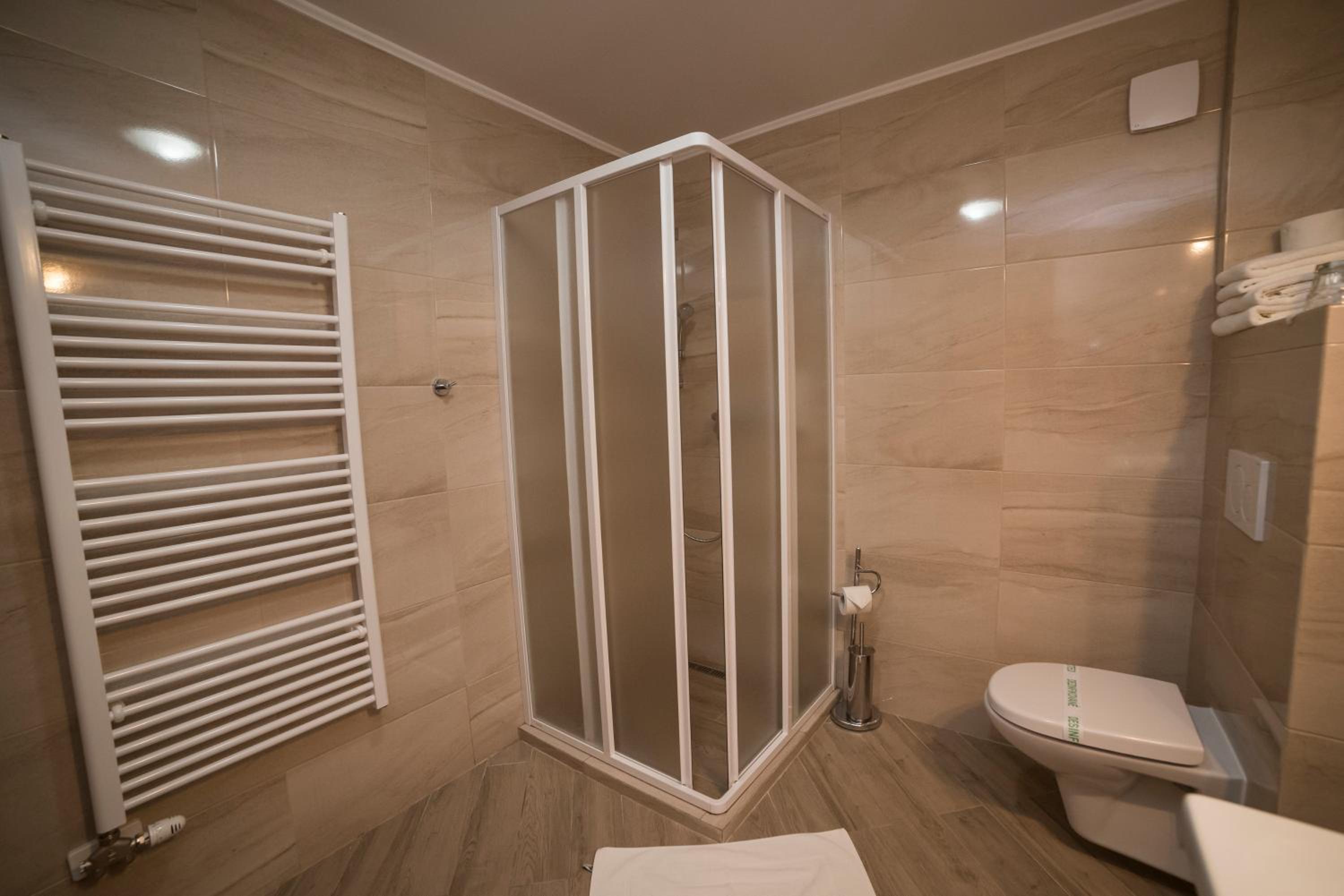 Standard Double Room - Photo 4