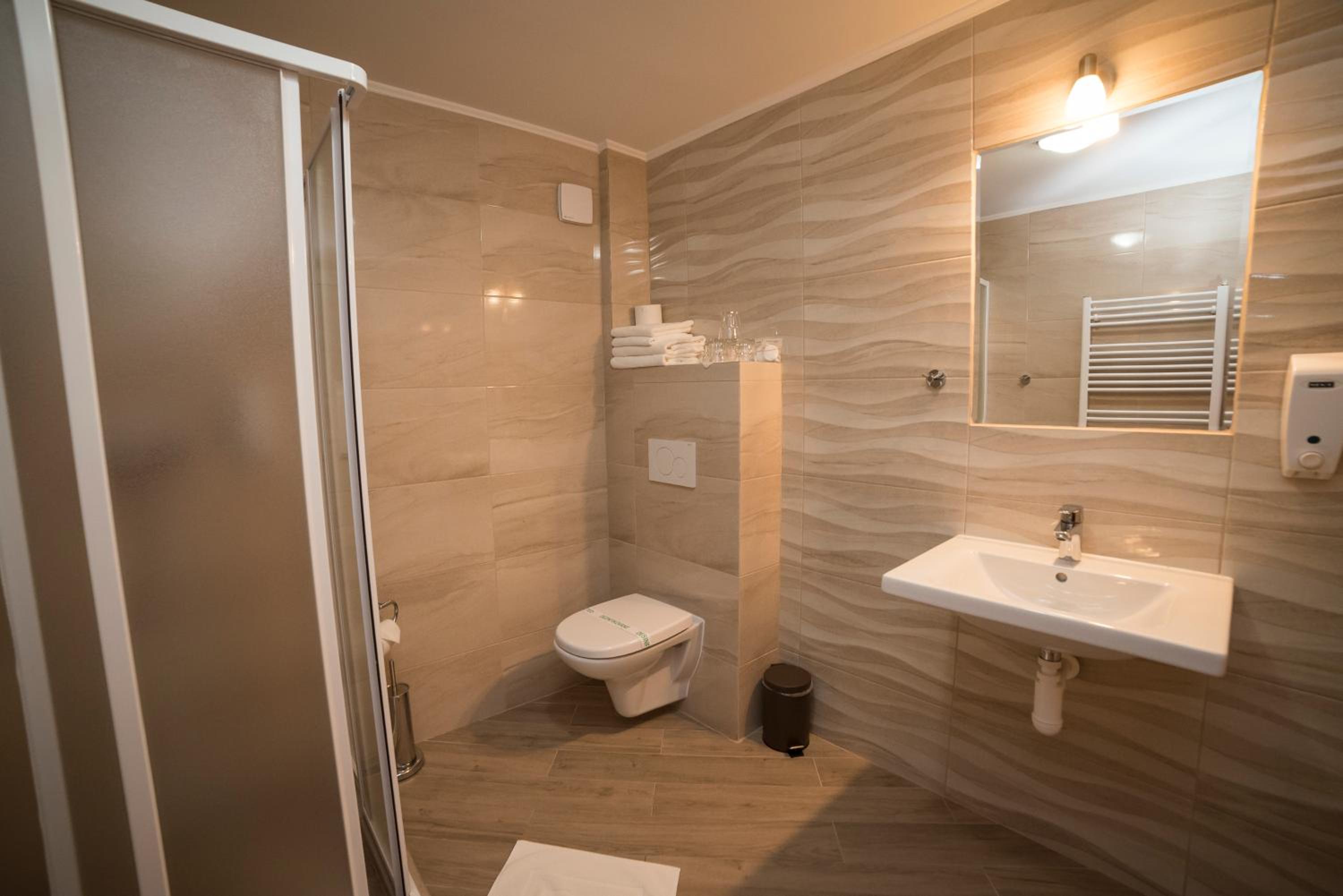 Standard Double Room - Photo 2