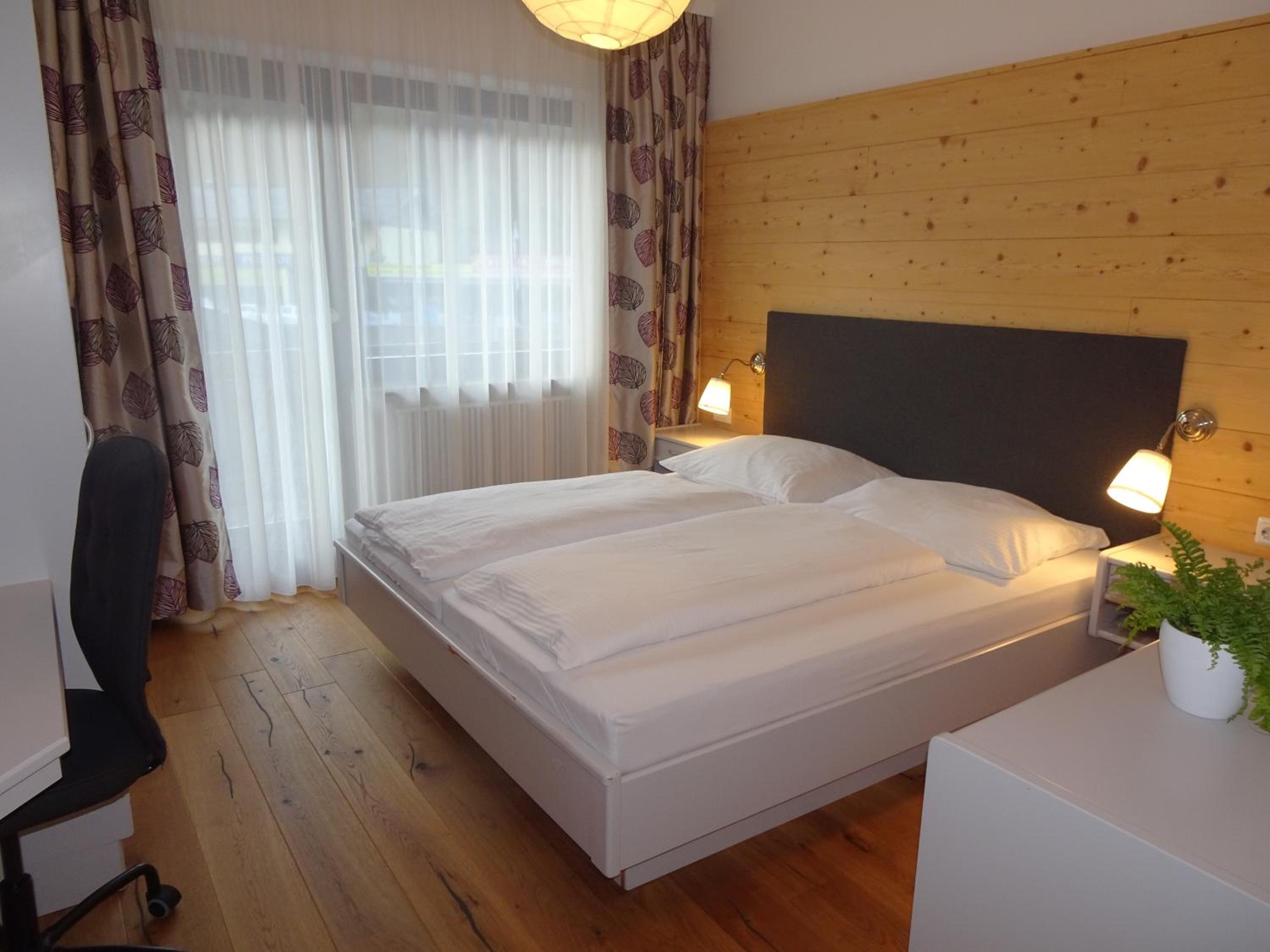 Comfort Two-Bedroom Apartment (5 Adults)