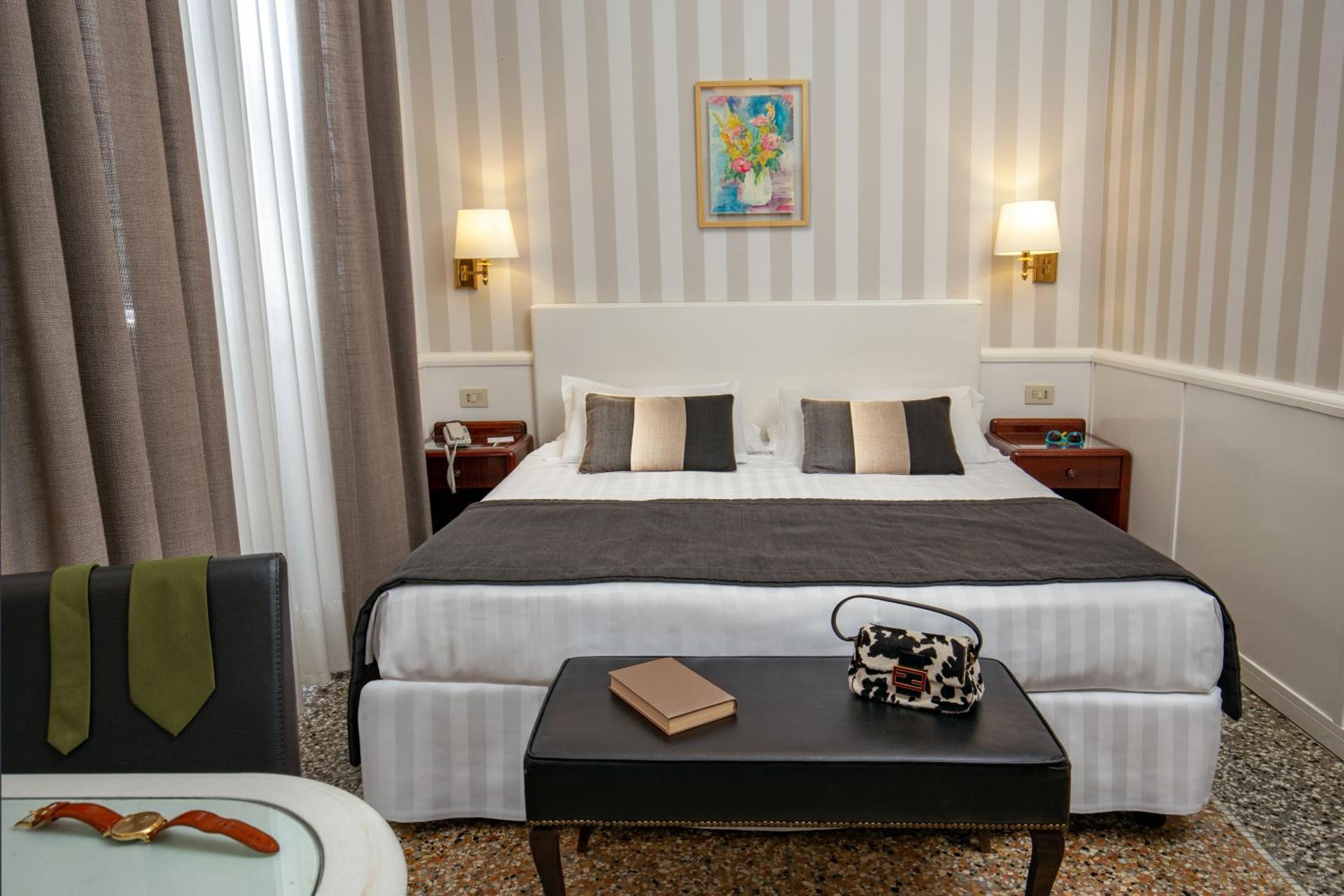 Double or Twin Room thumbnail 6