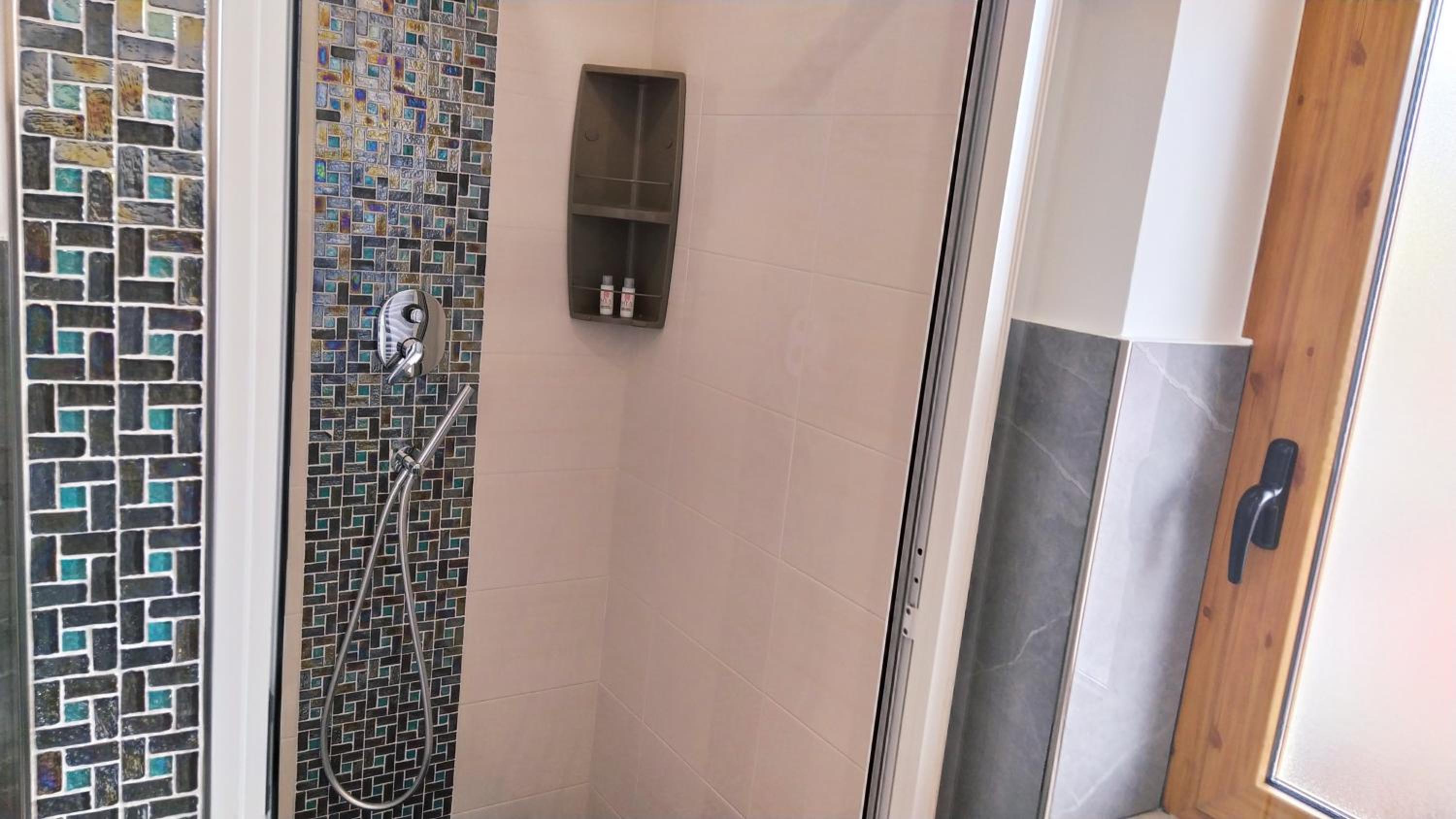 Deluxe Double Room with Side Sea View - Photo 36