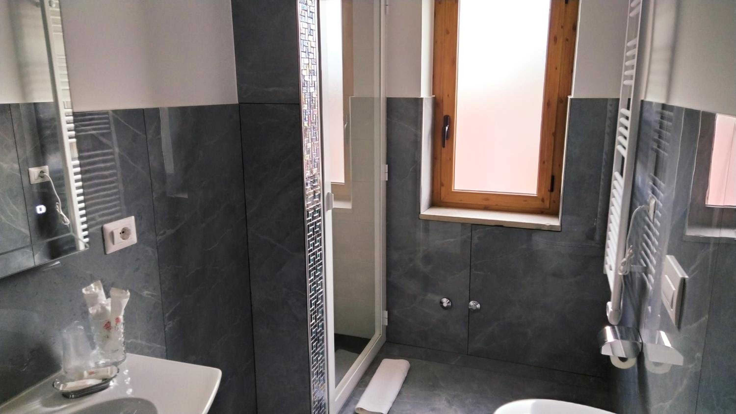 Deluxe Double Room with Side Sea View - Photo 38