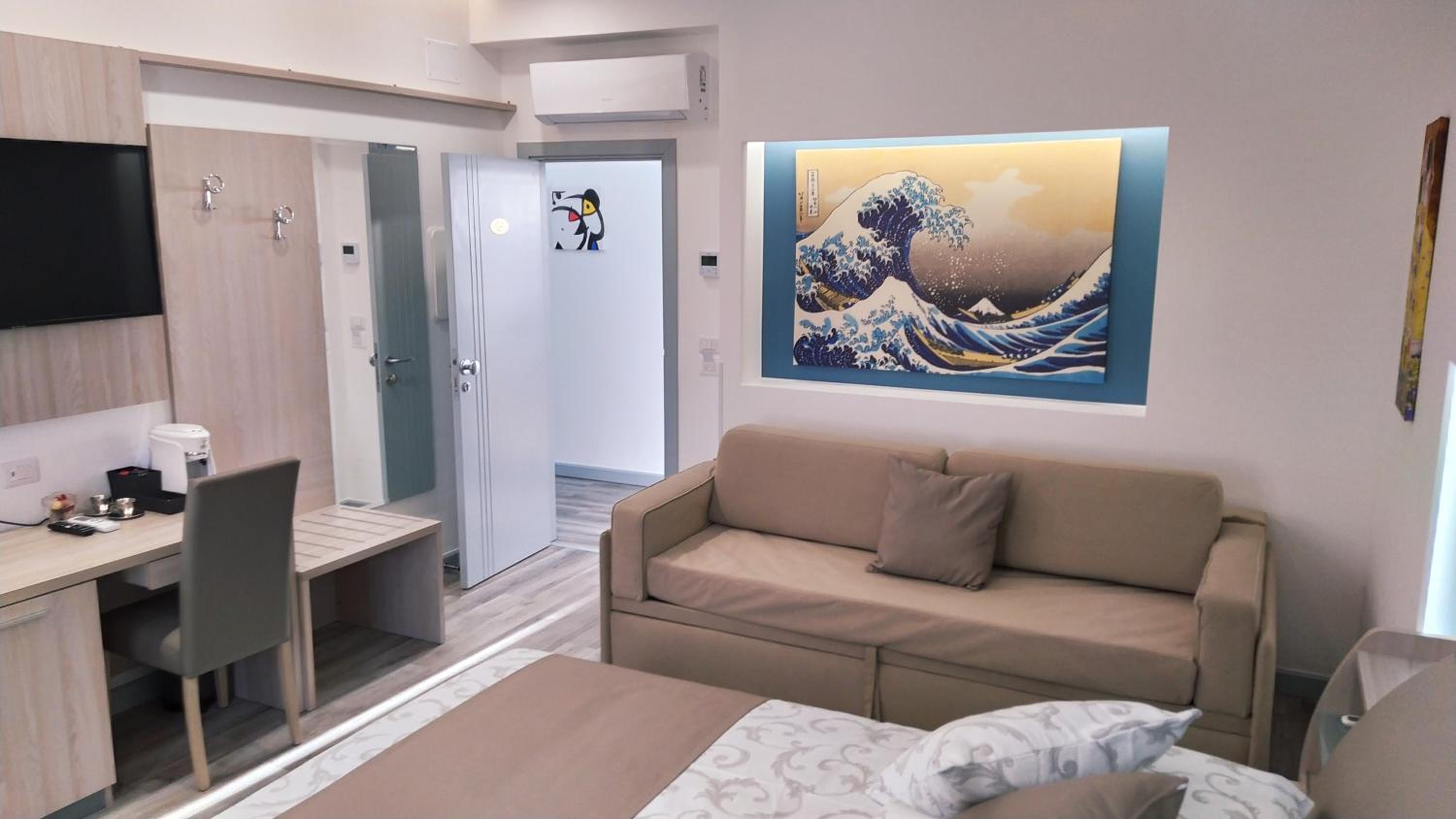 Deluxe Quadruple Room - Photo 15