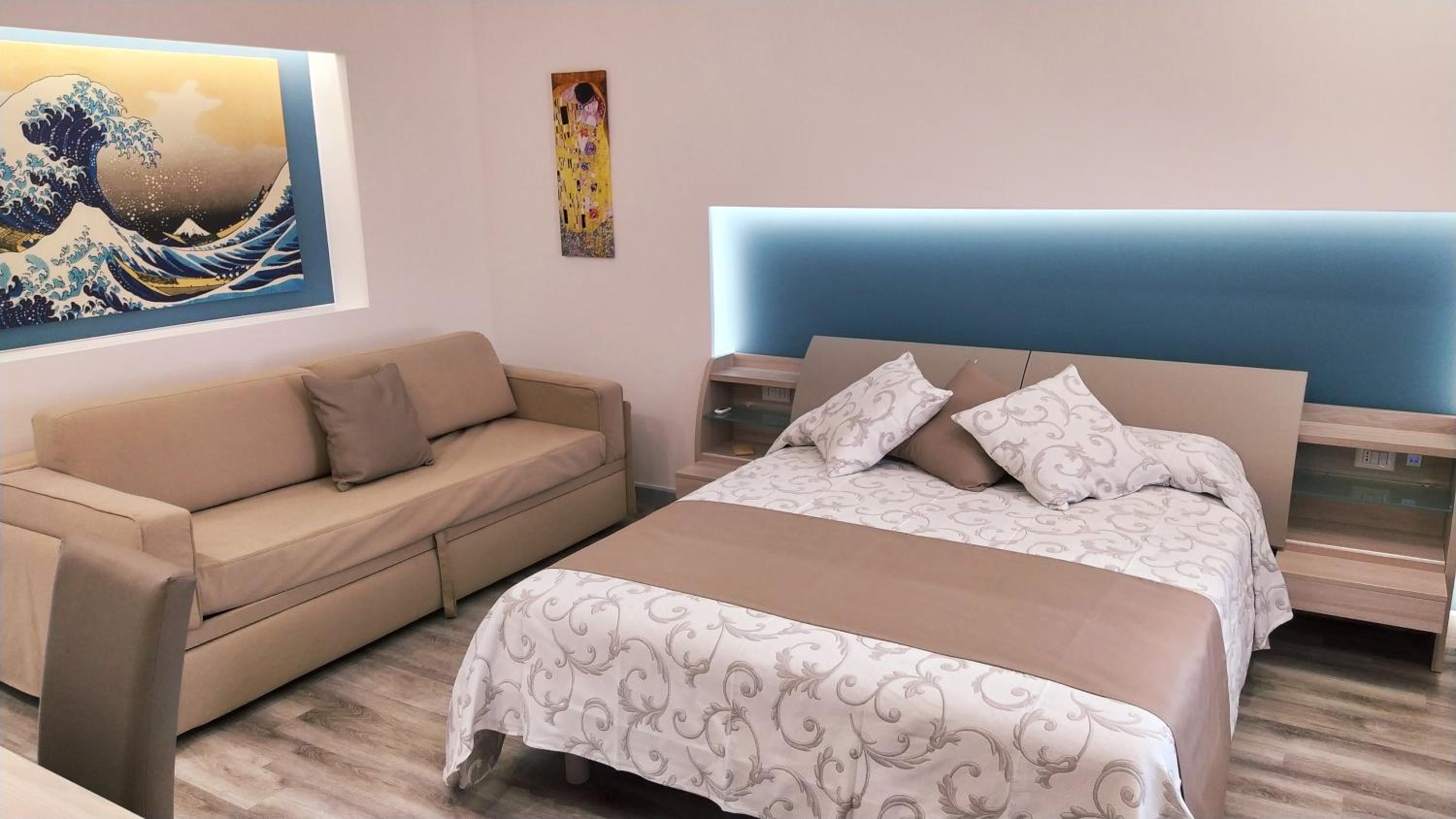 Deluxe Quadruple Room - Photo 14