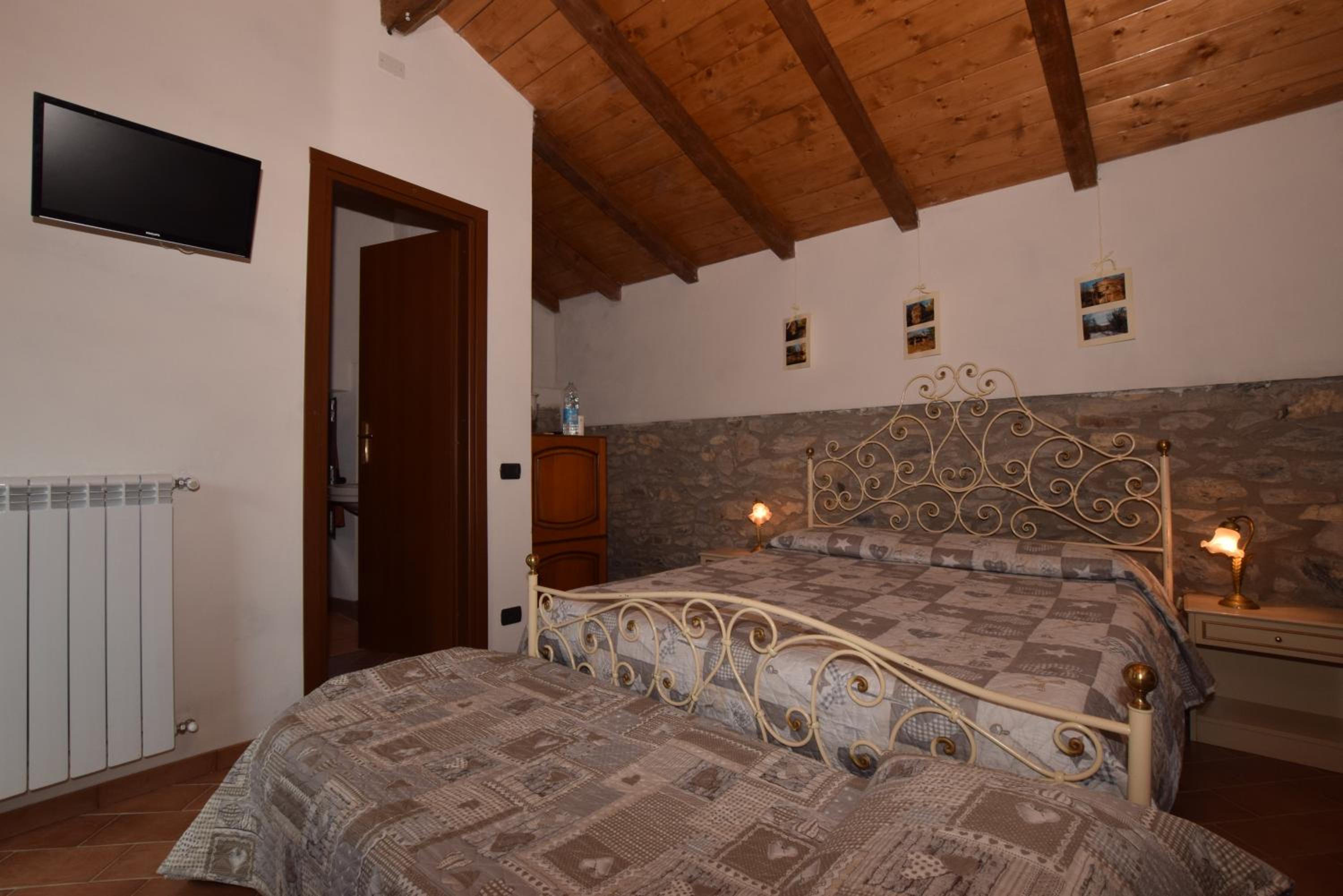 One-Bedroom House photo 1
