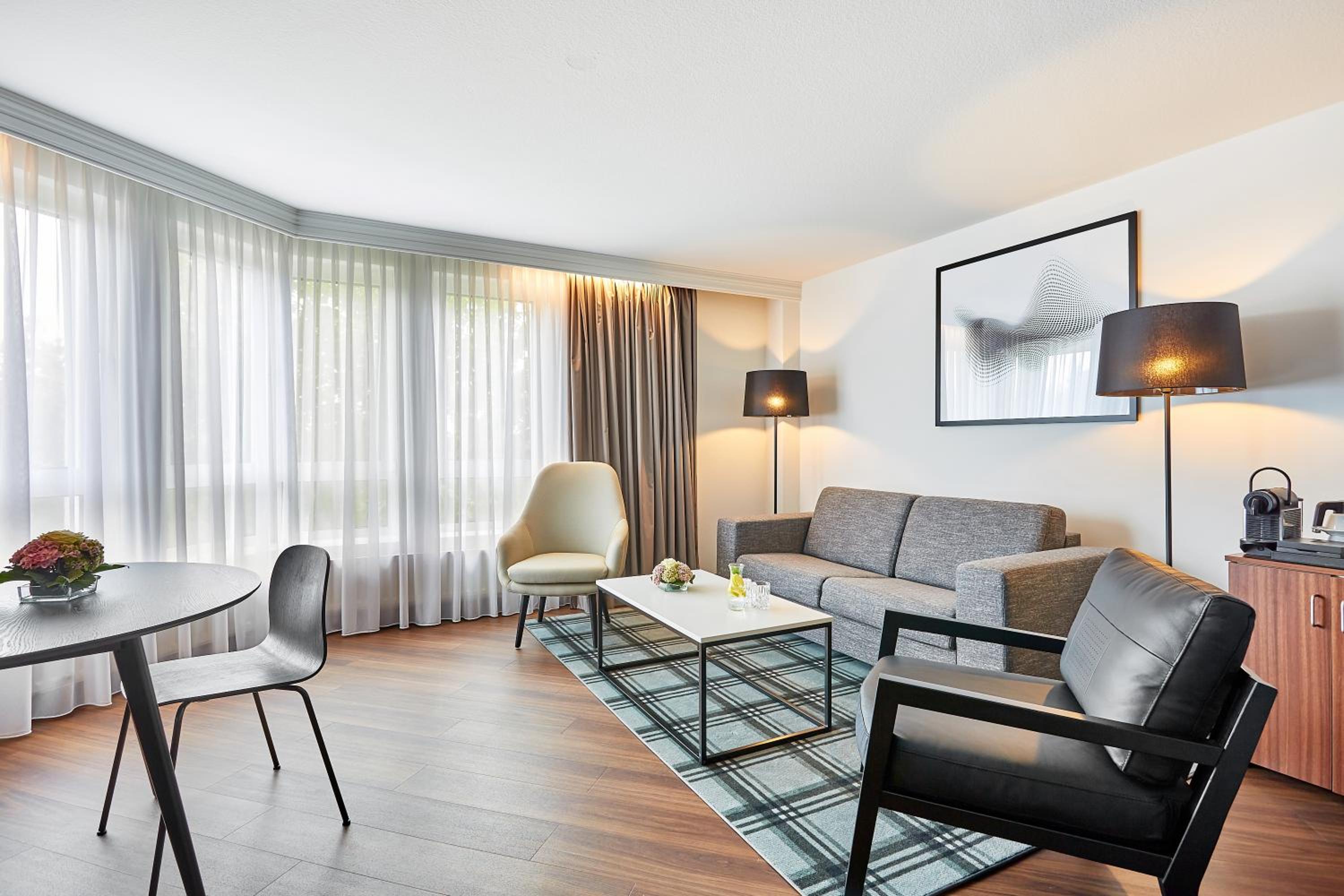 Suite - Photo 4