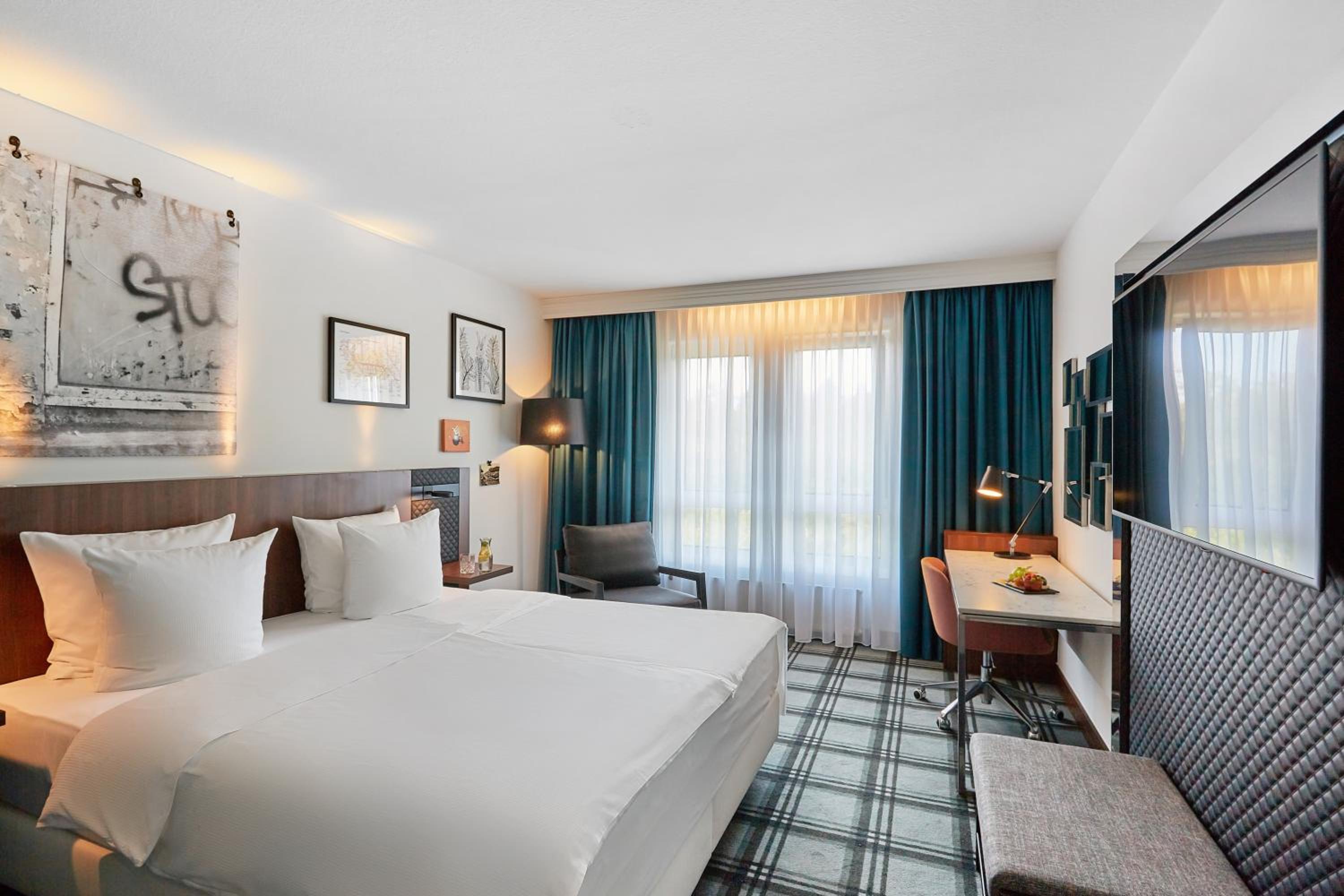 Suite - Photo 2