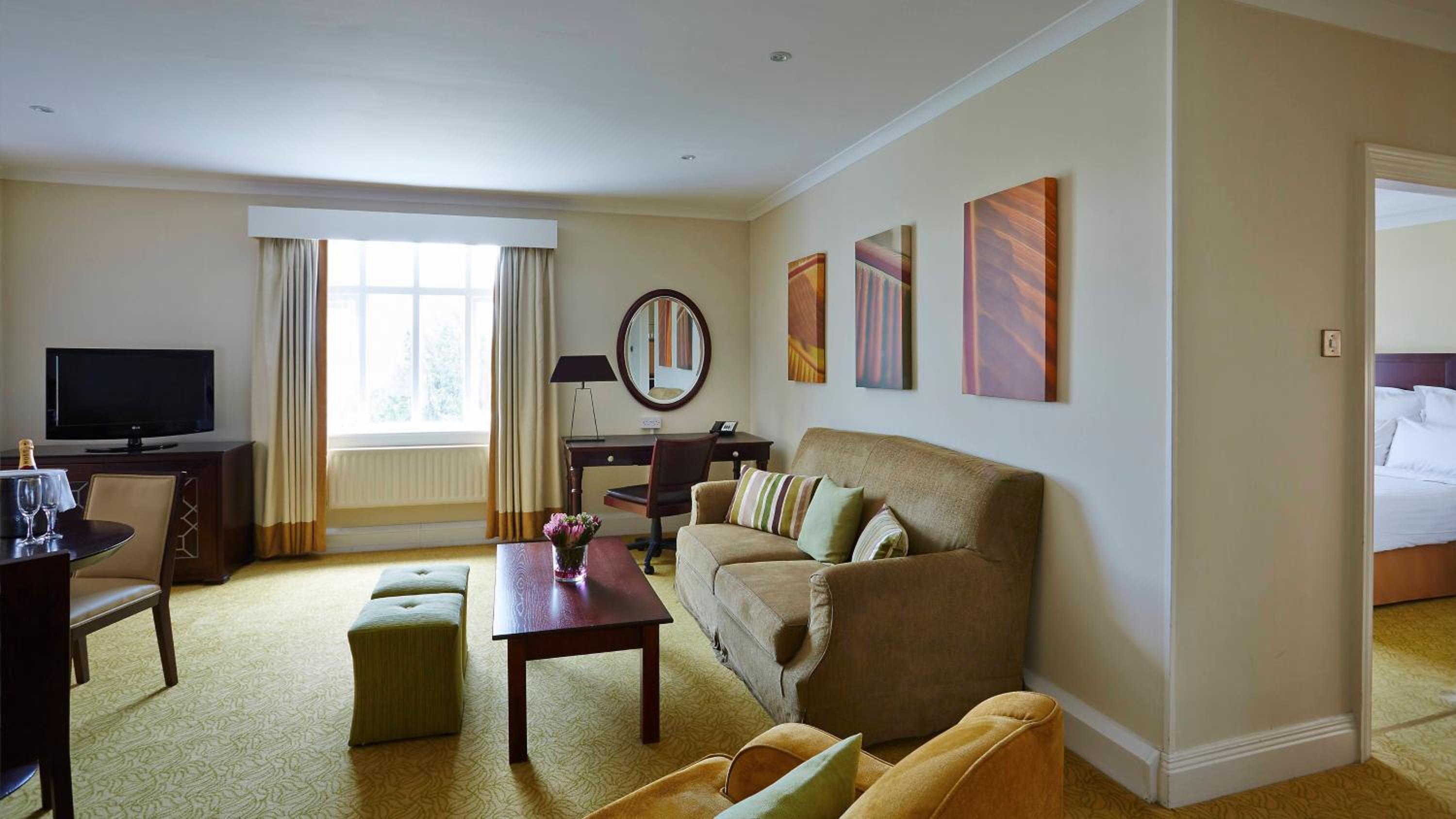 One-Bedroom Suite - Photo 1