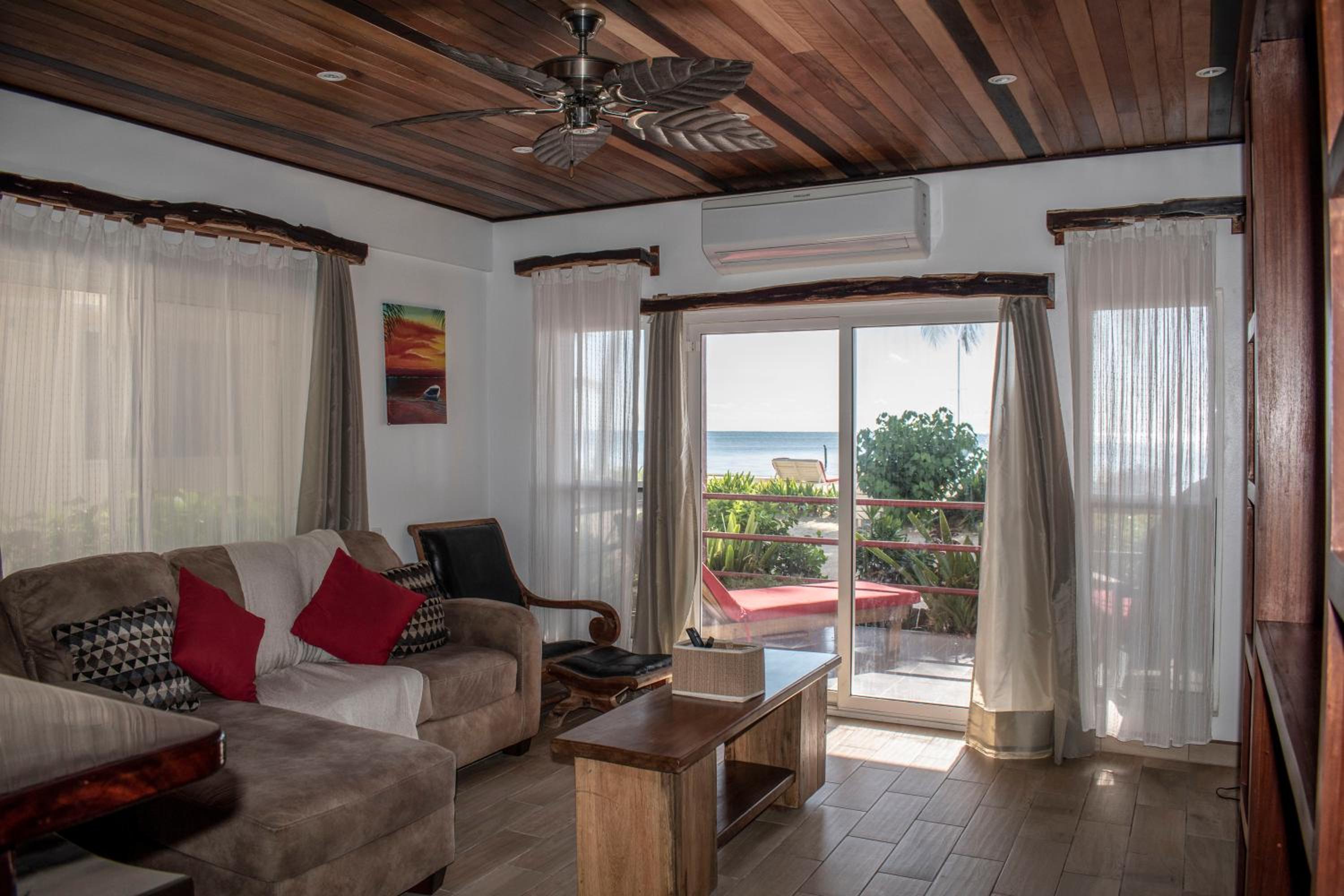 Deluxe King Suite