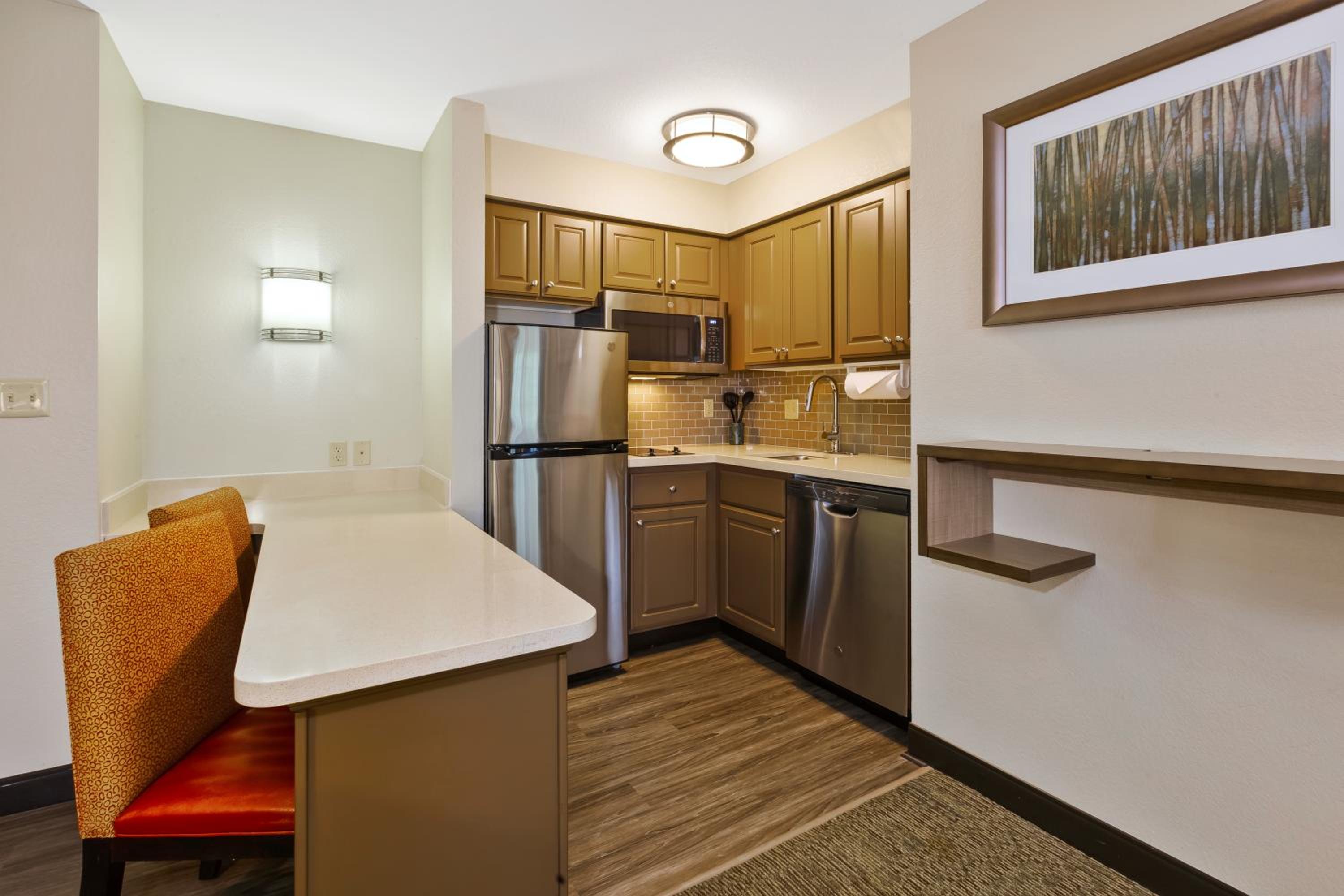 One-Bedroom King Suite - Photo 4