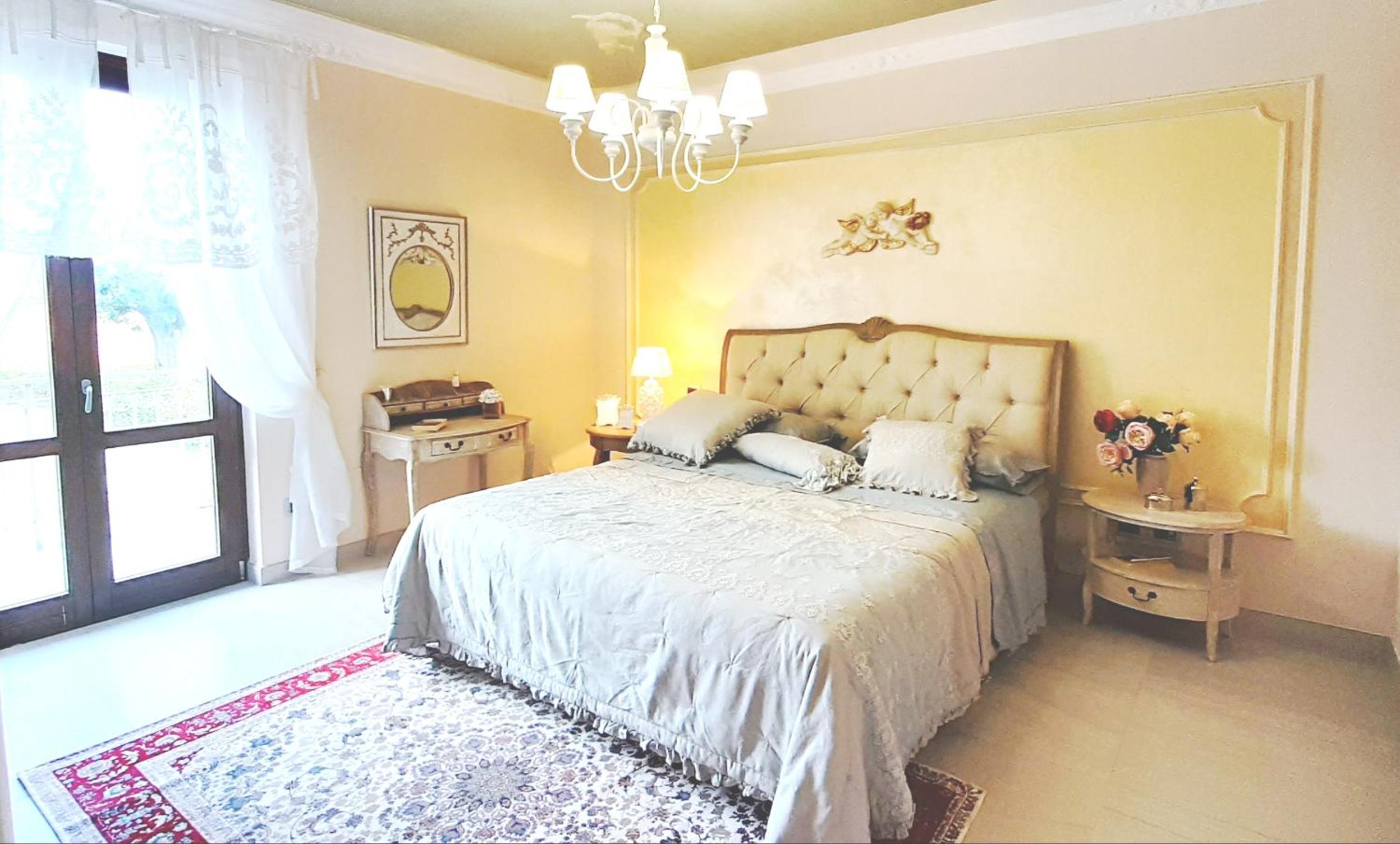 King Suite with Spa Bath photo 2