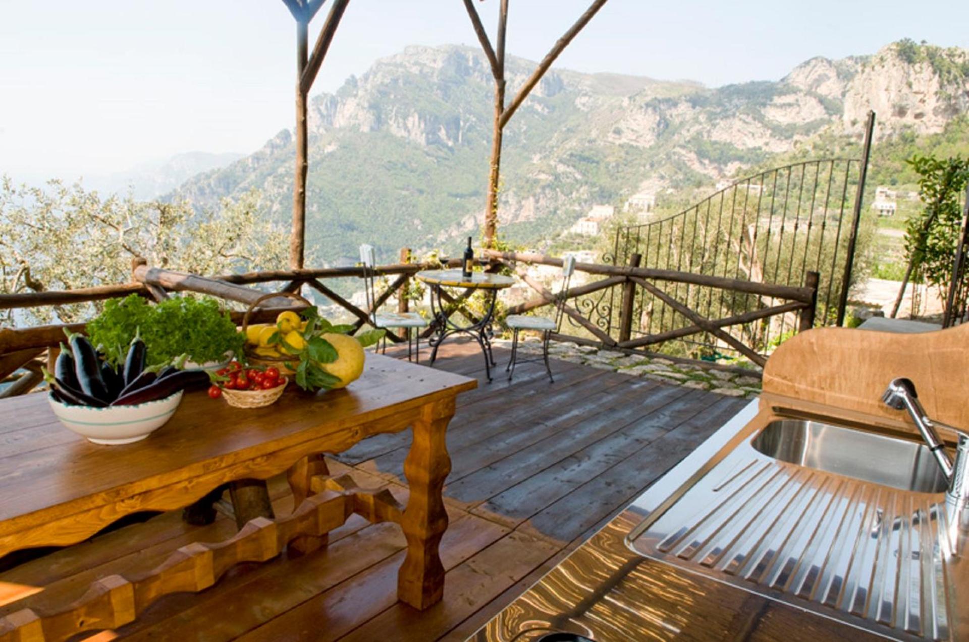 Deluxe Double Room with Balcony, Sea View and Kitchenette photo 2