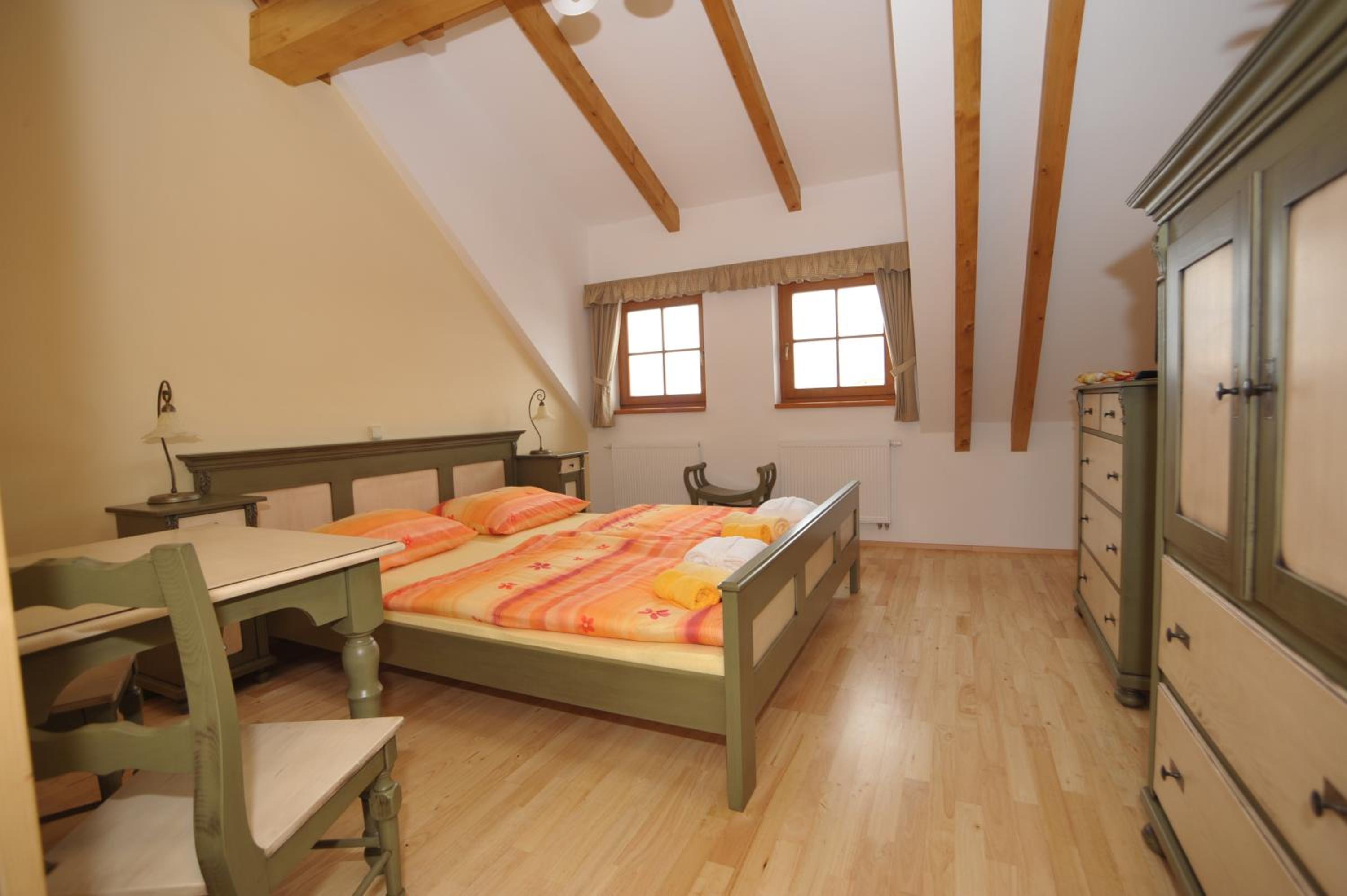 Double Room with Private Bathroom - Photo 2