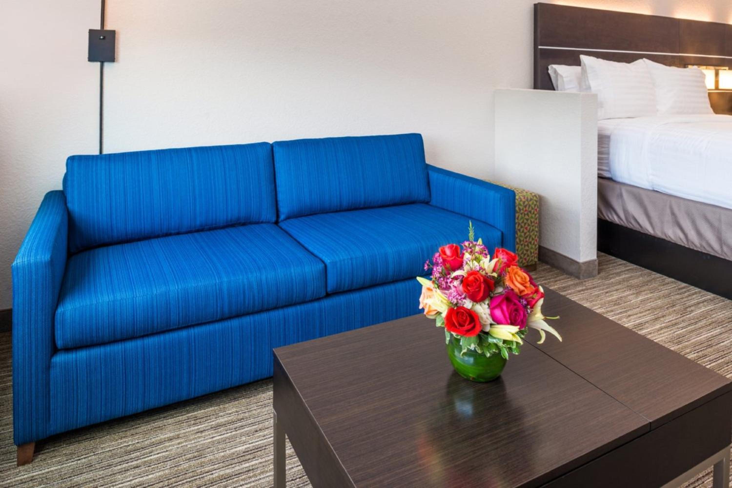 Queen Suite with Two Queen Beds photo 2
