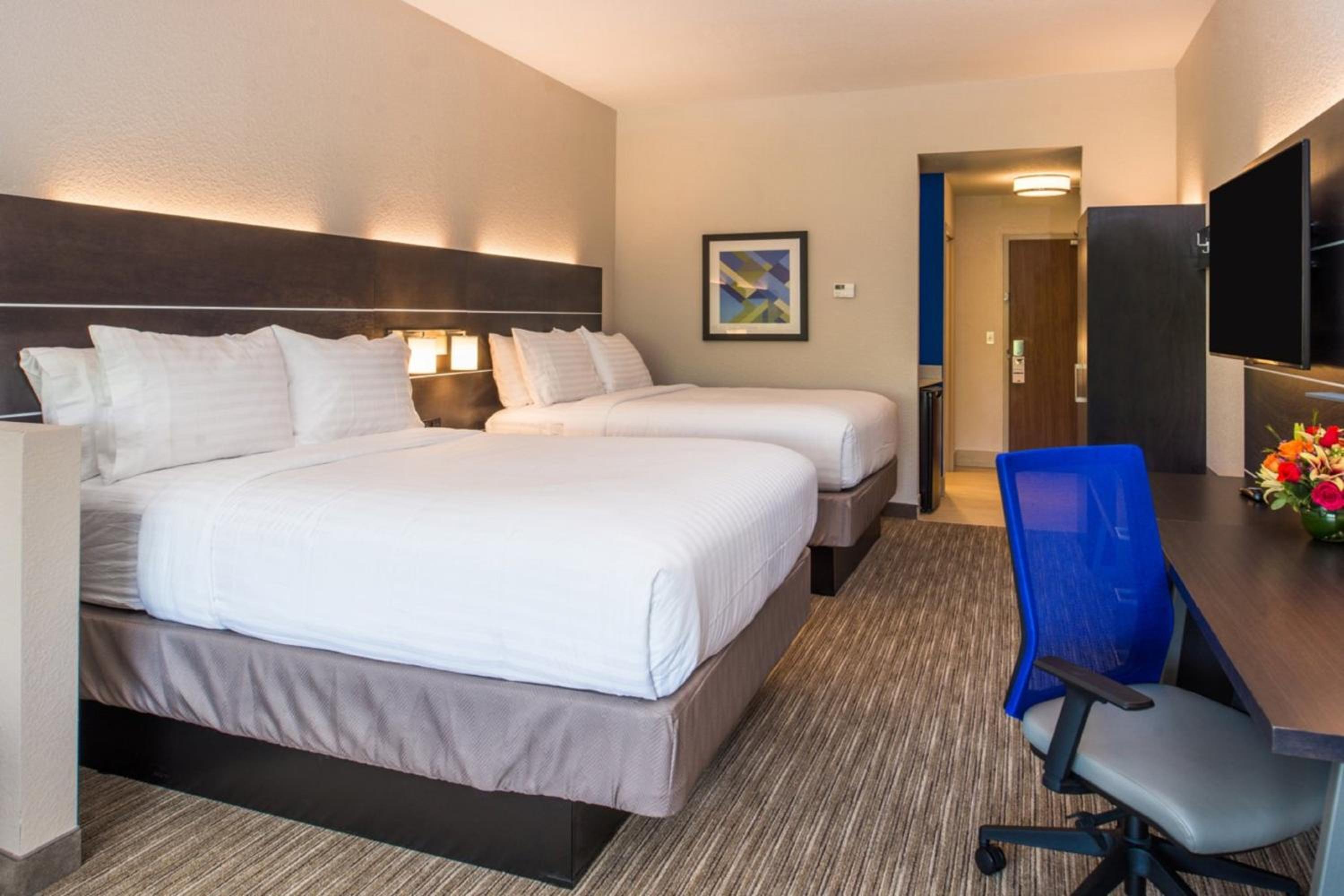Queen Suite with Two Queen Beds
