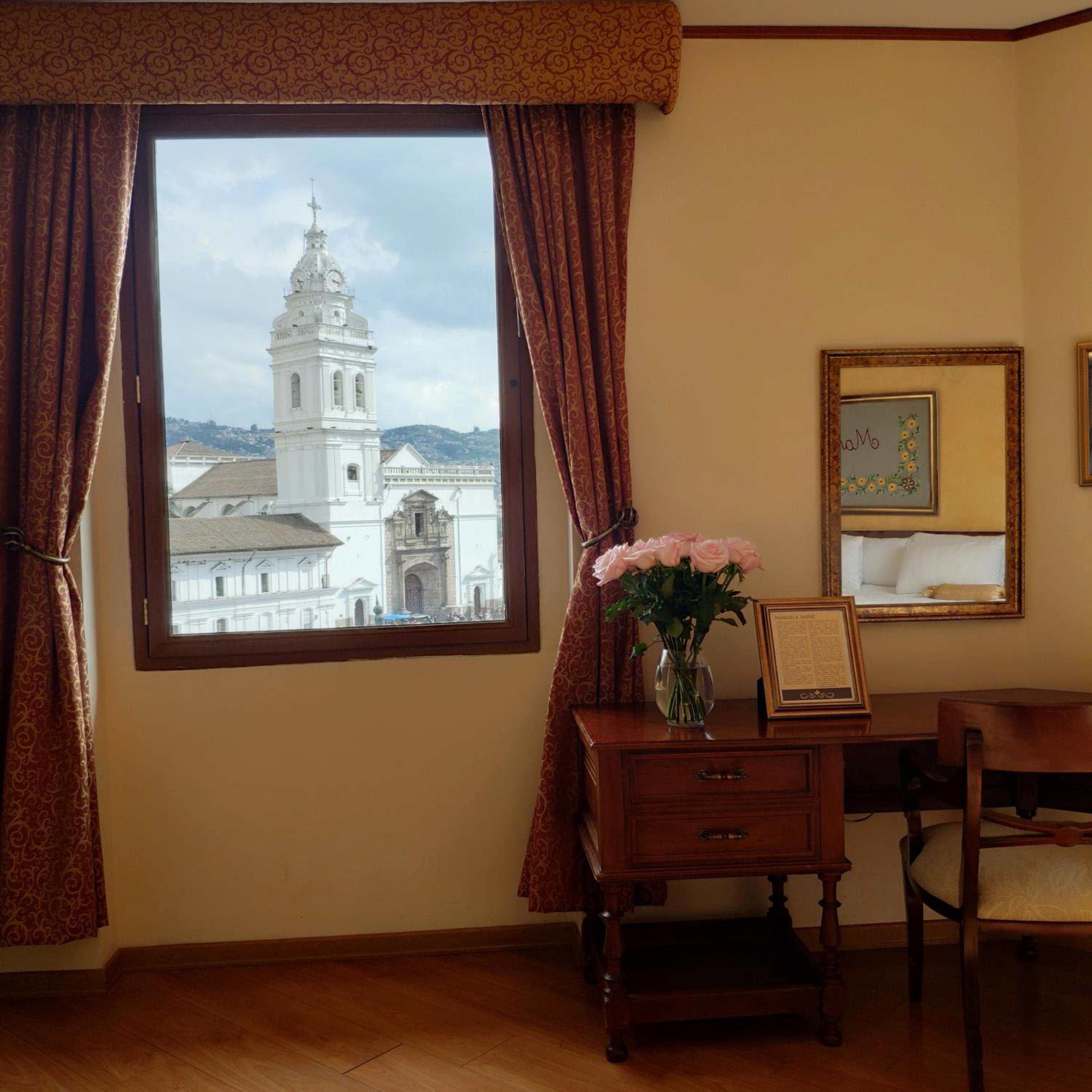 Suite with City View photo 3