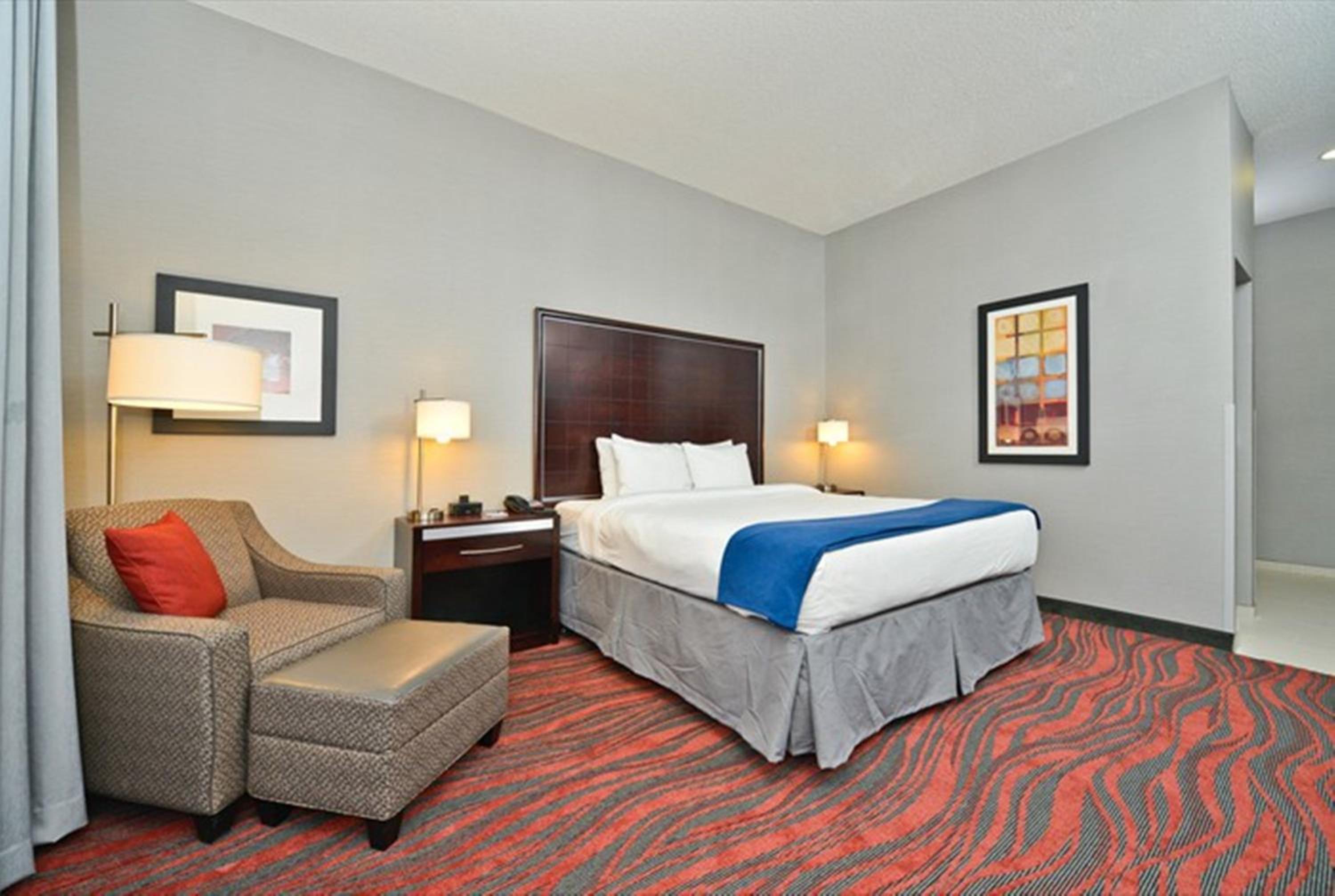 King Room with Roll-In Shower - Disability Access