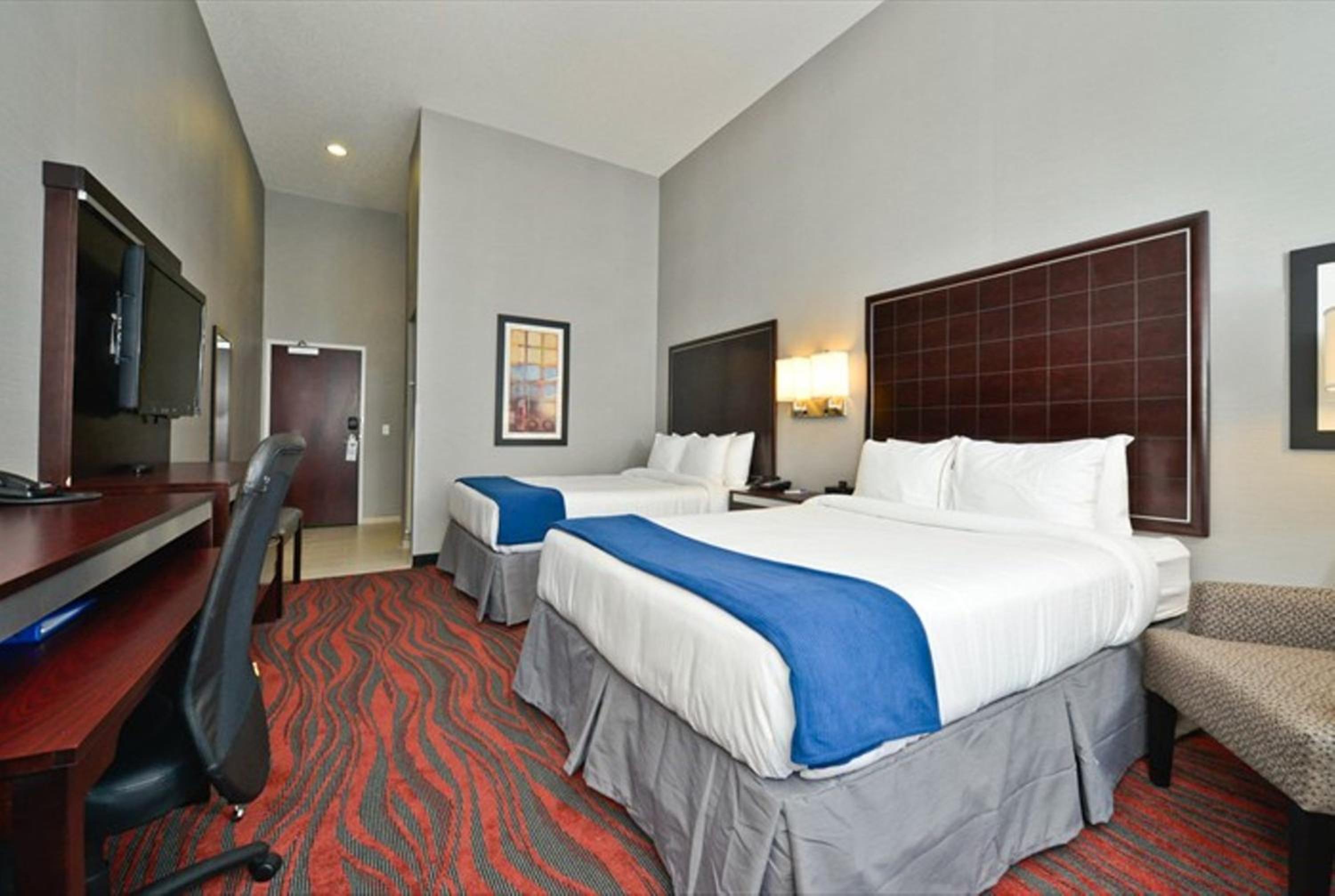 Room with Two Beds - Hearing Accessible - Non-Smoking