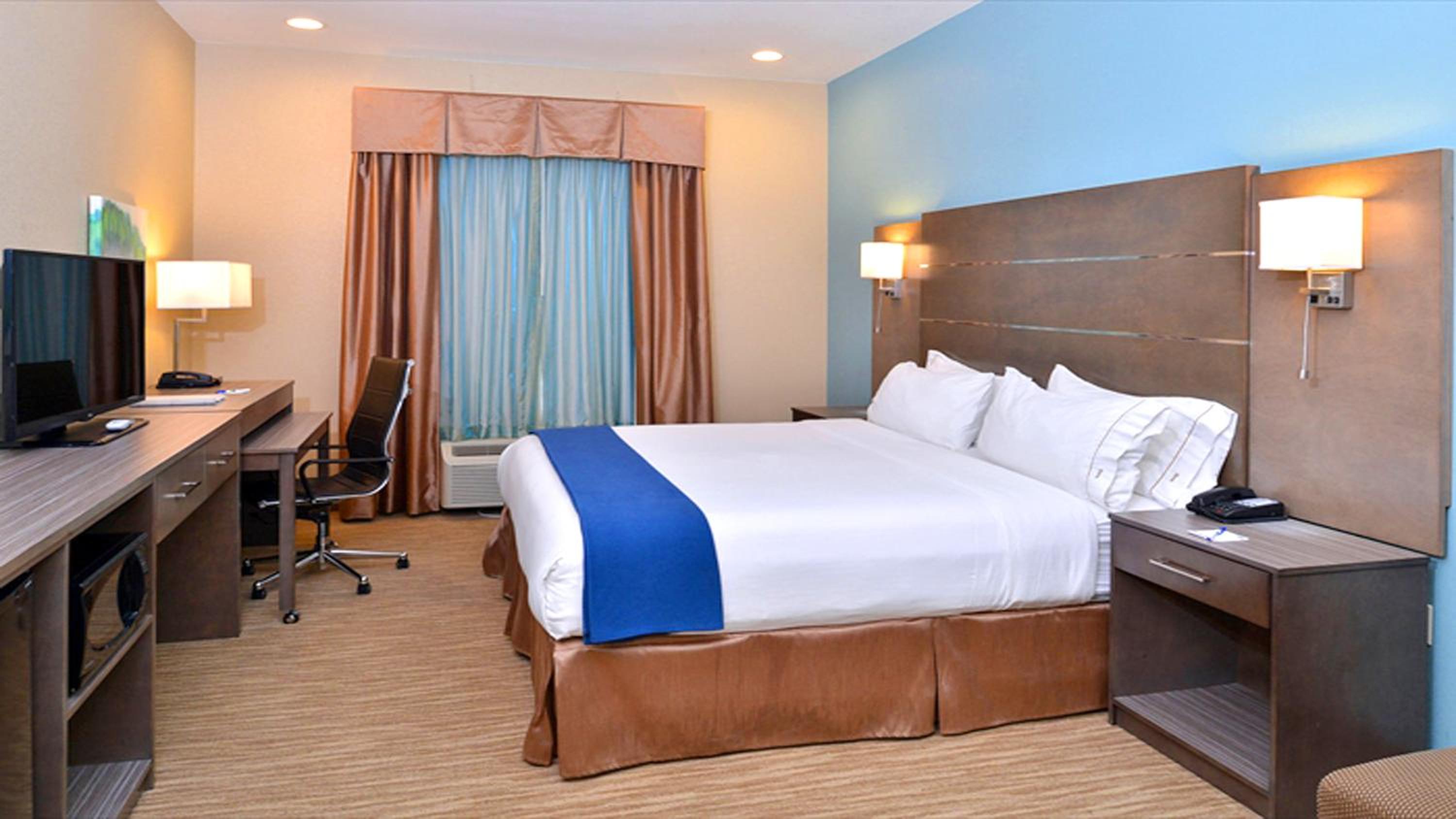 King Room - Mobility Access/Hearing Accessible