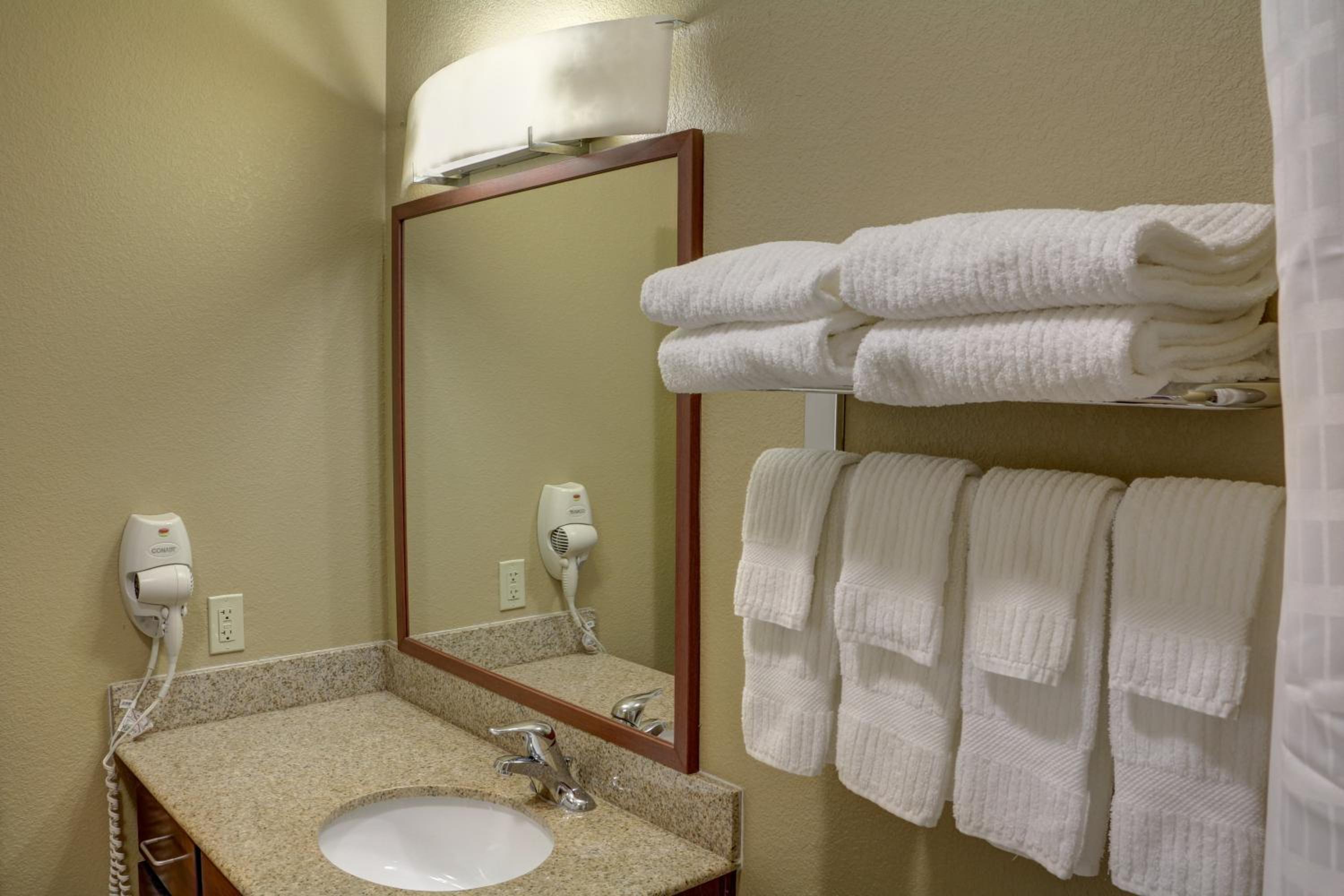 Studio Suite with Two Double Beds - Photo 4