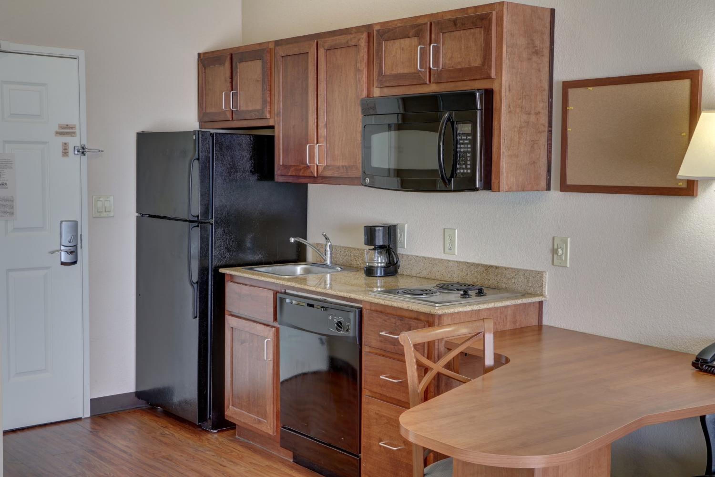 Studio Suite with Two Double Beds - Photo 6
