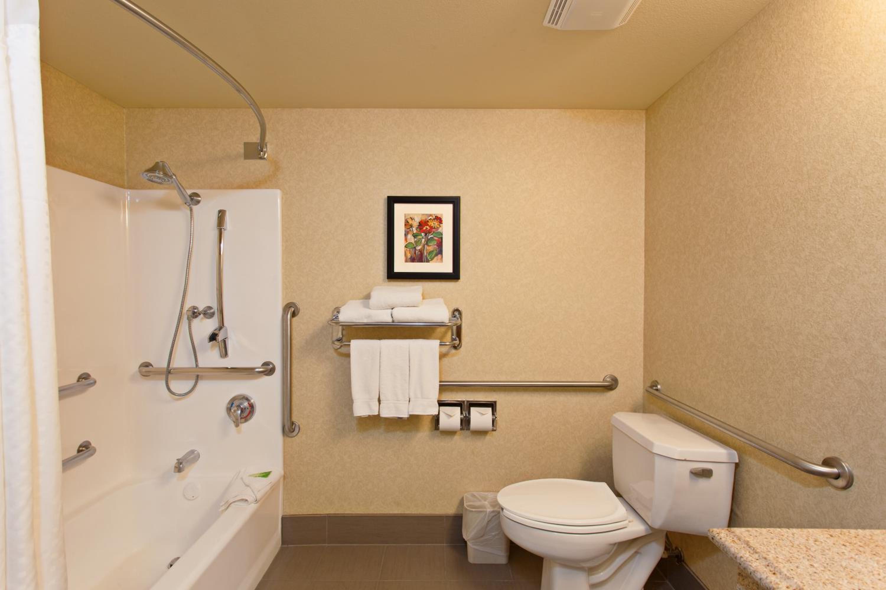 Standard King Room with Mobility Accessible Tub - Photo 2
