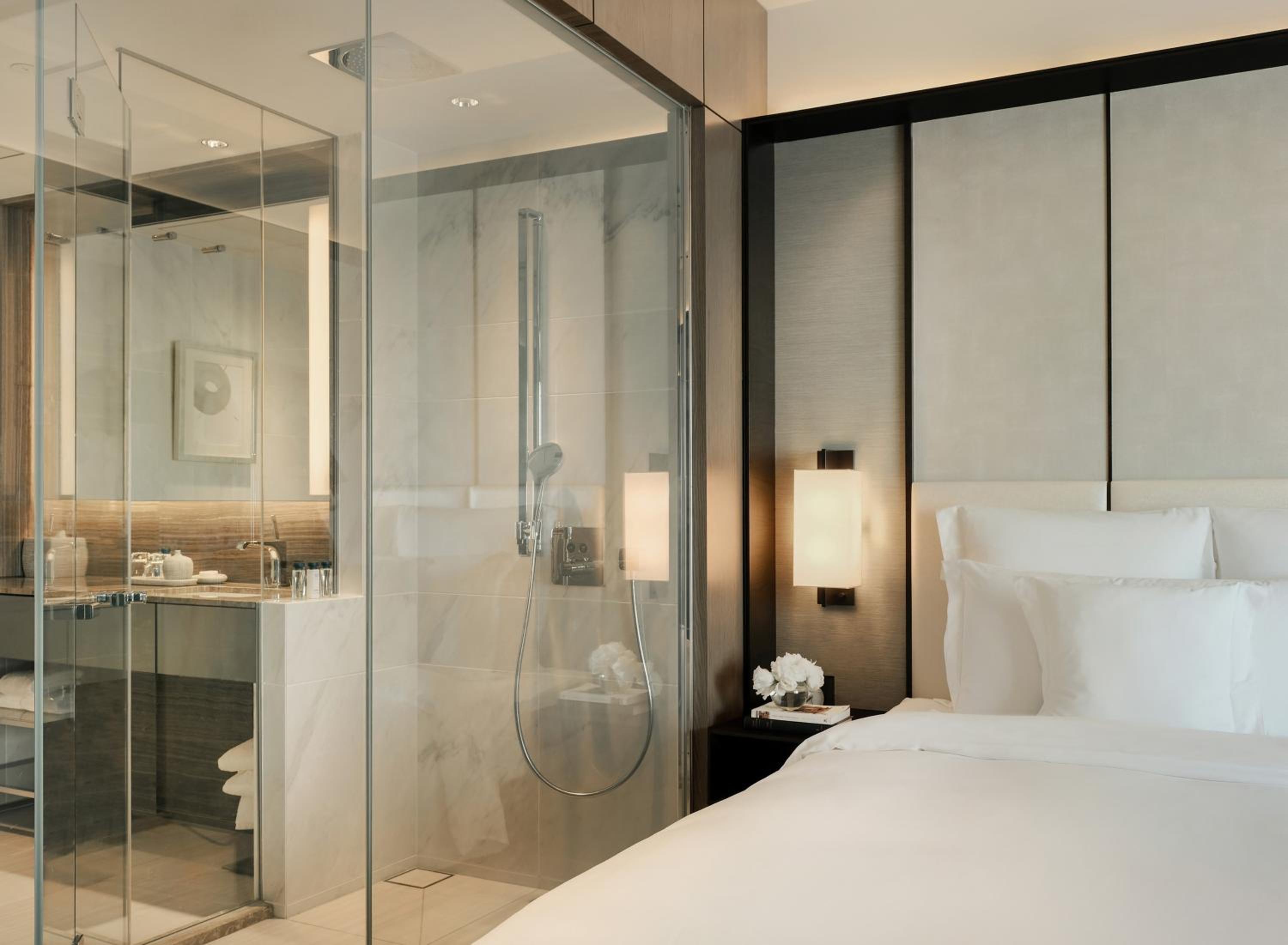 Classic King Room - Club Lounge Access