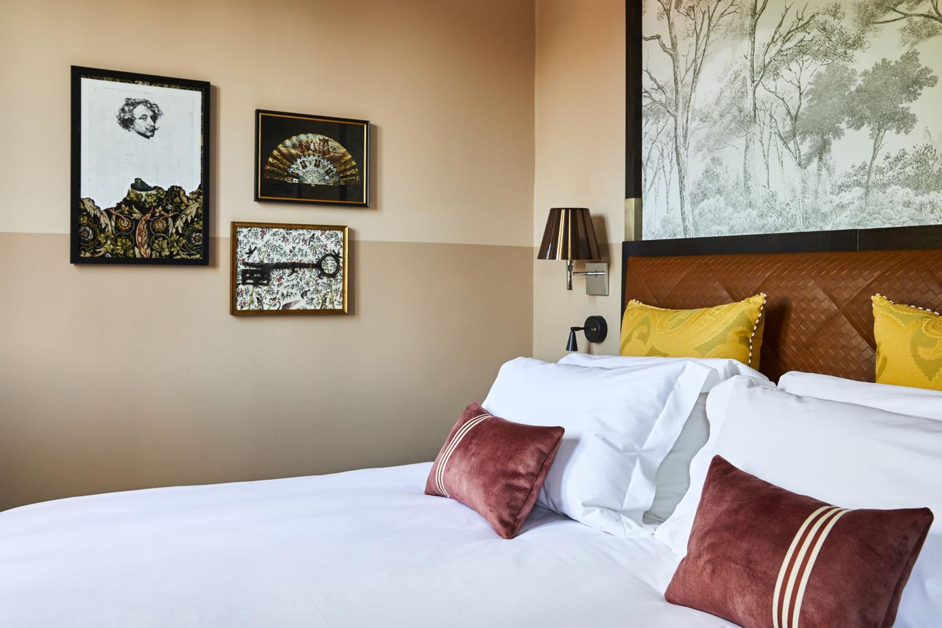 Standard King Room - Photo 2