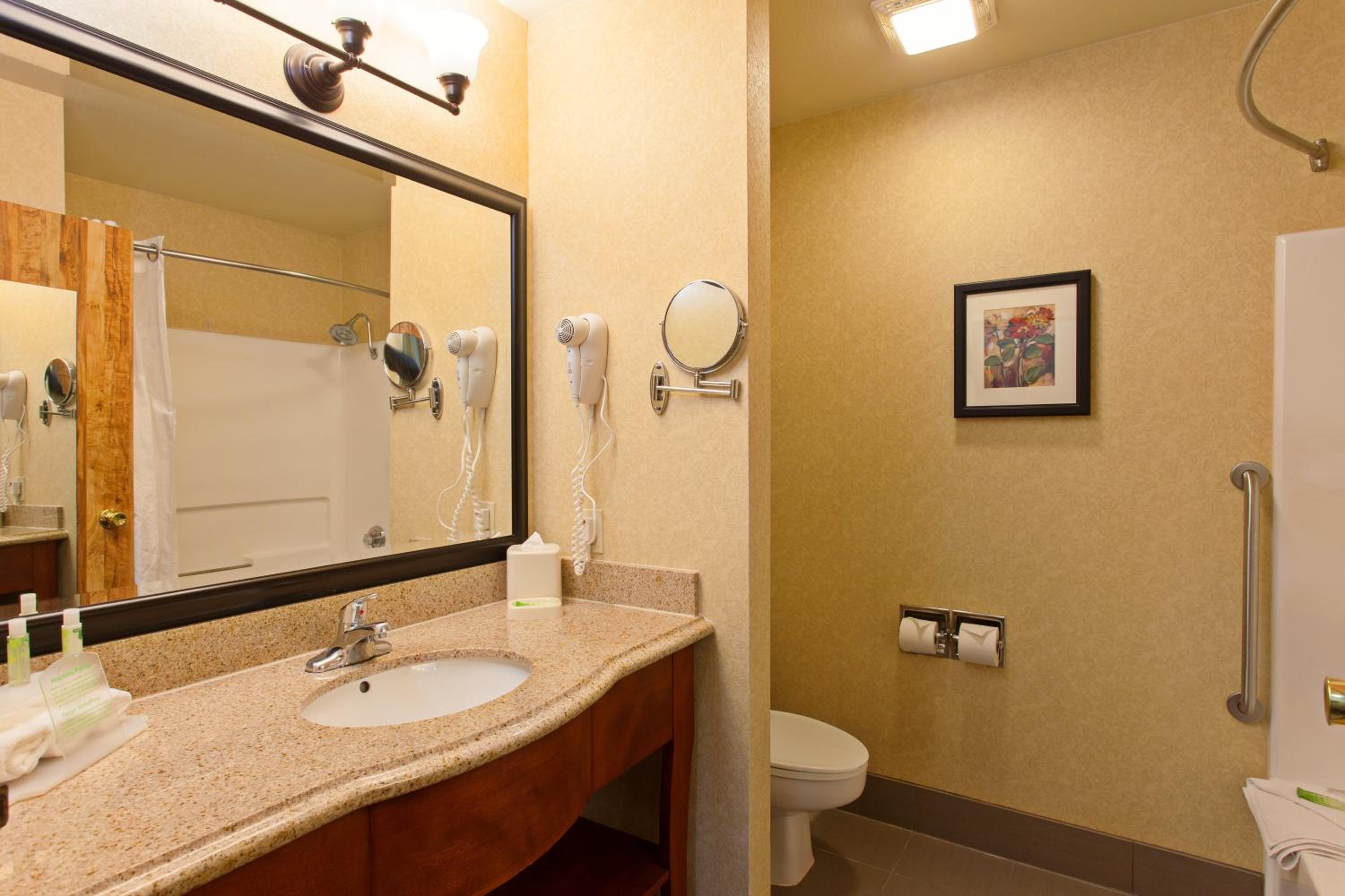 Standard King Room - Photo 2