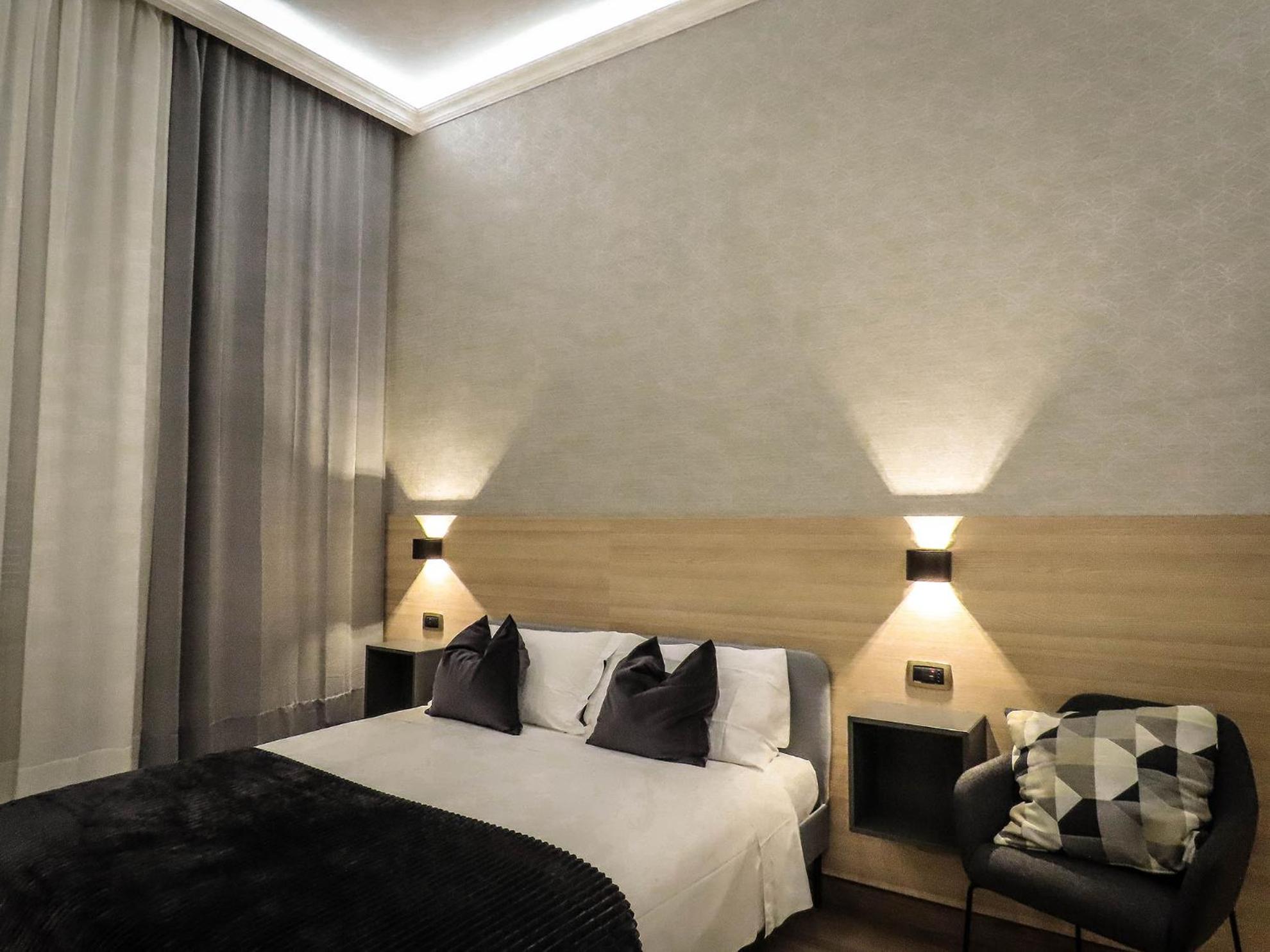 Deluxe Double or Twin Room photo 3