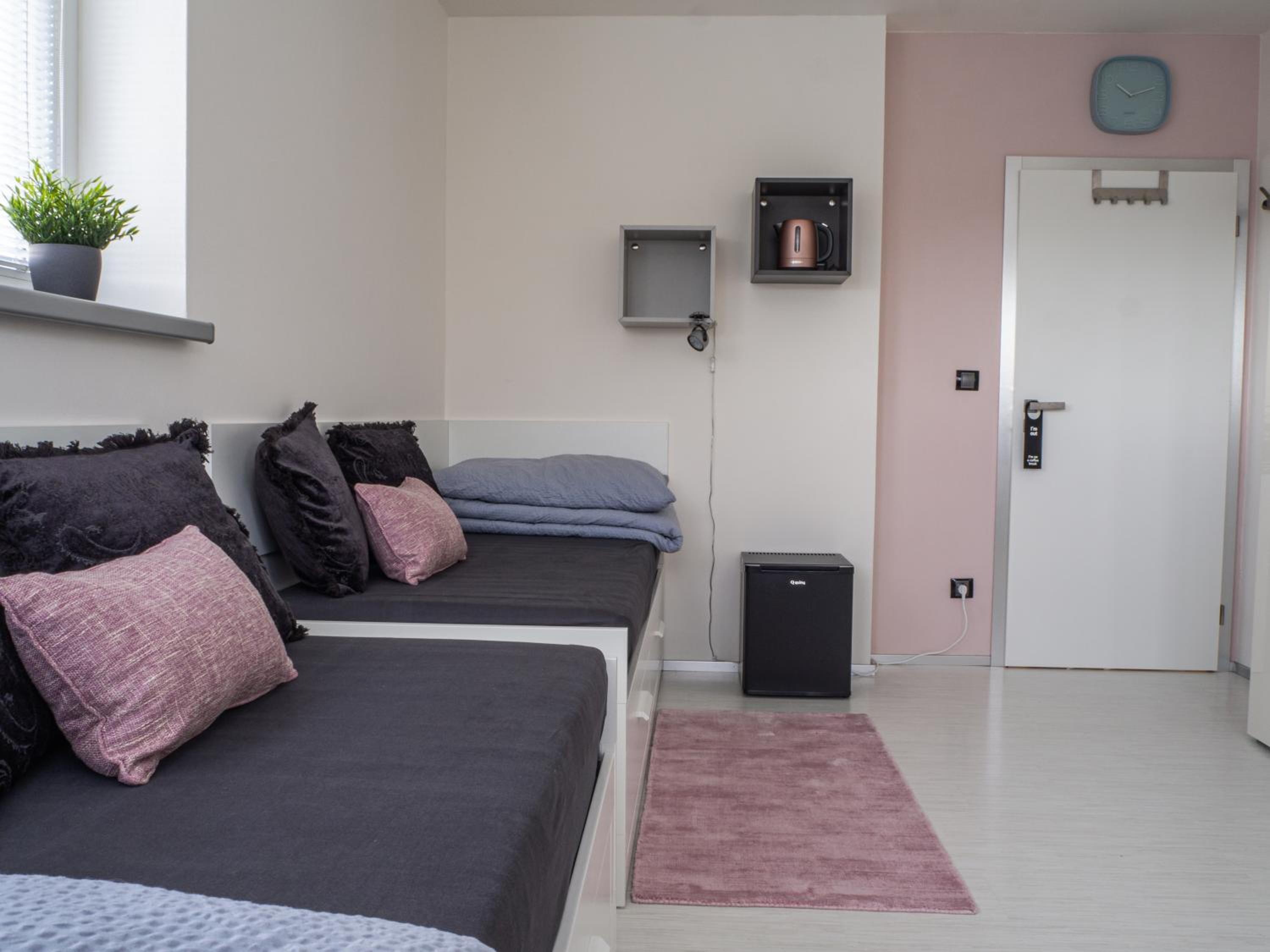 King Room with Two King Beds photo 1