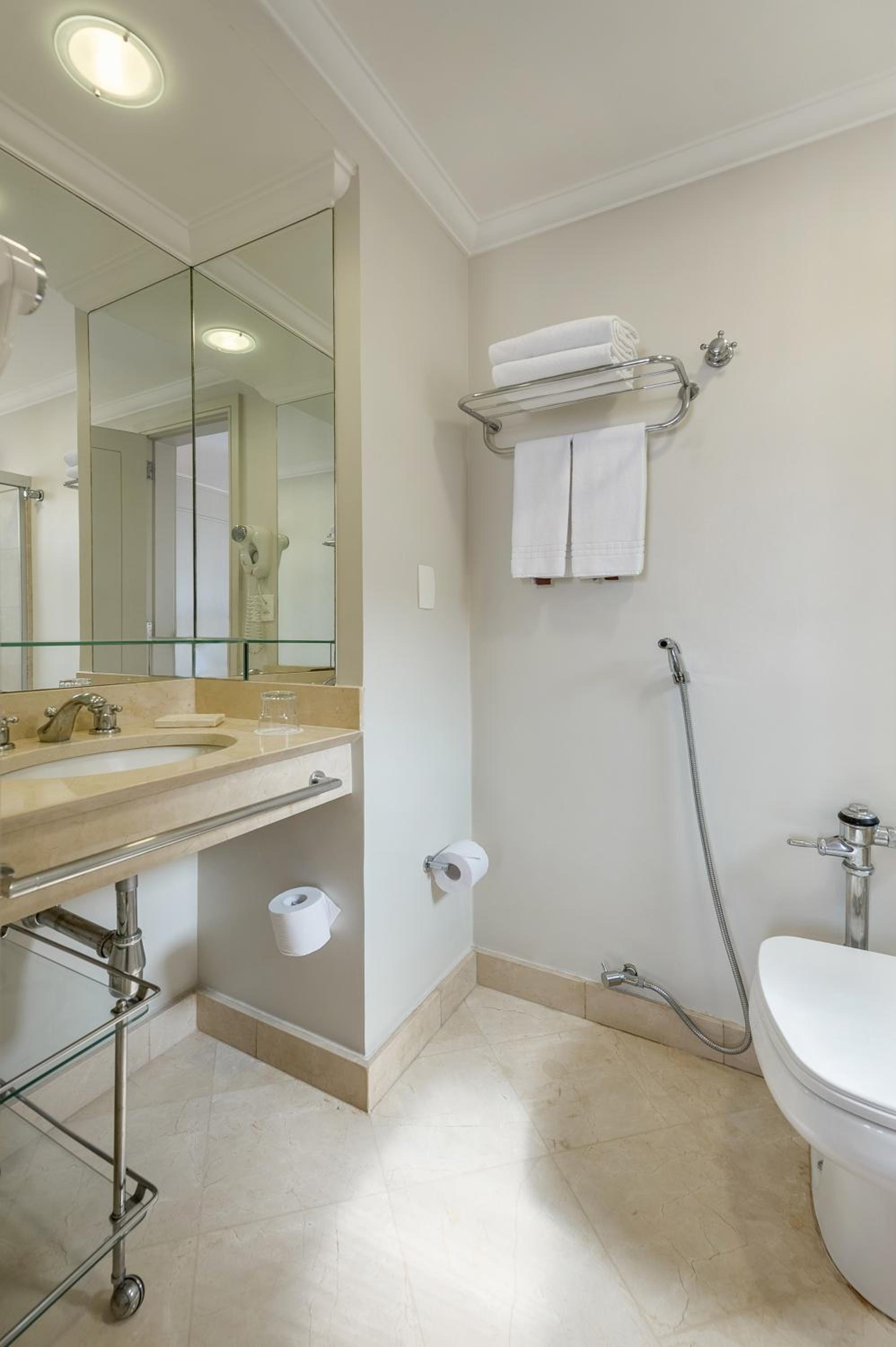 Deluxe Twin Room photo 2