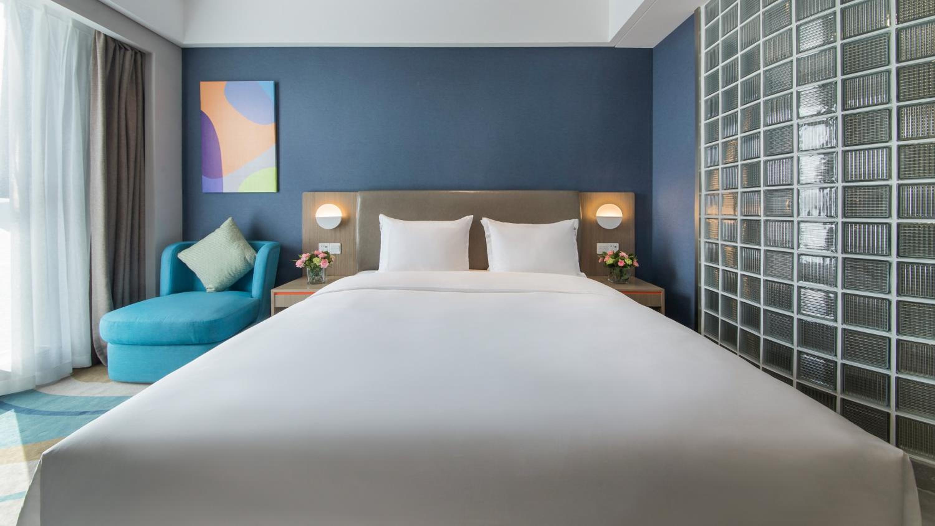Standard King Room - Photo 3